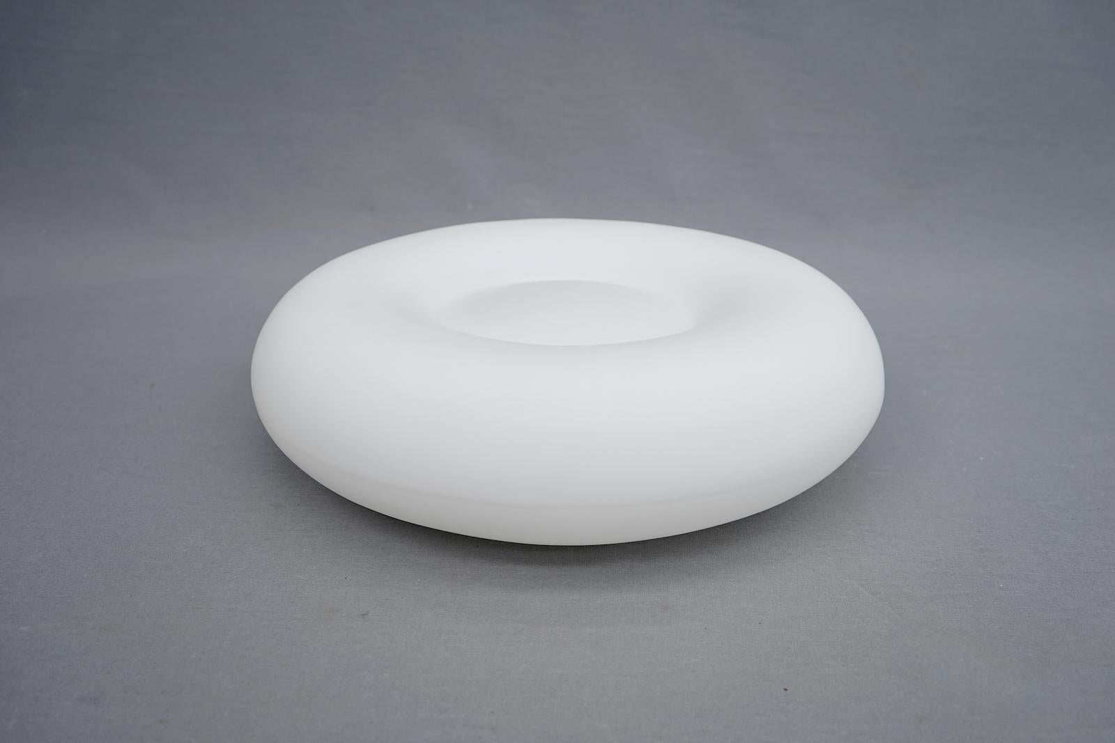 Large Stock of Oval Italian Wall or Flush Mount Lights in White Glass In Good Condition In Frankfurt / Dreieich, DE