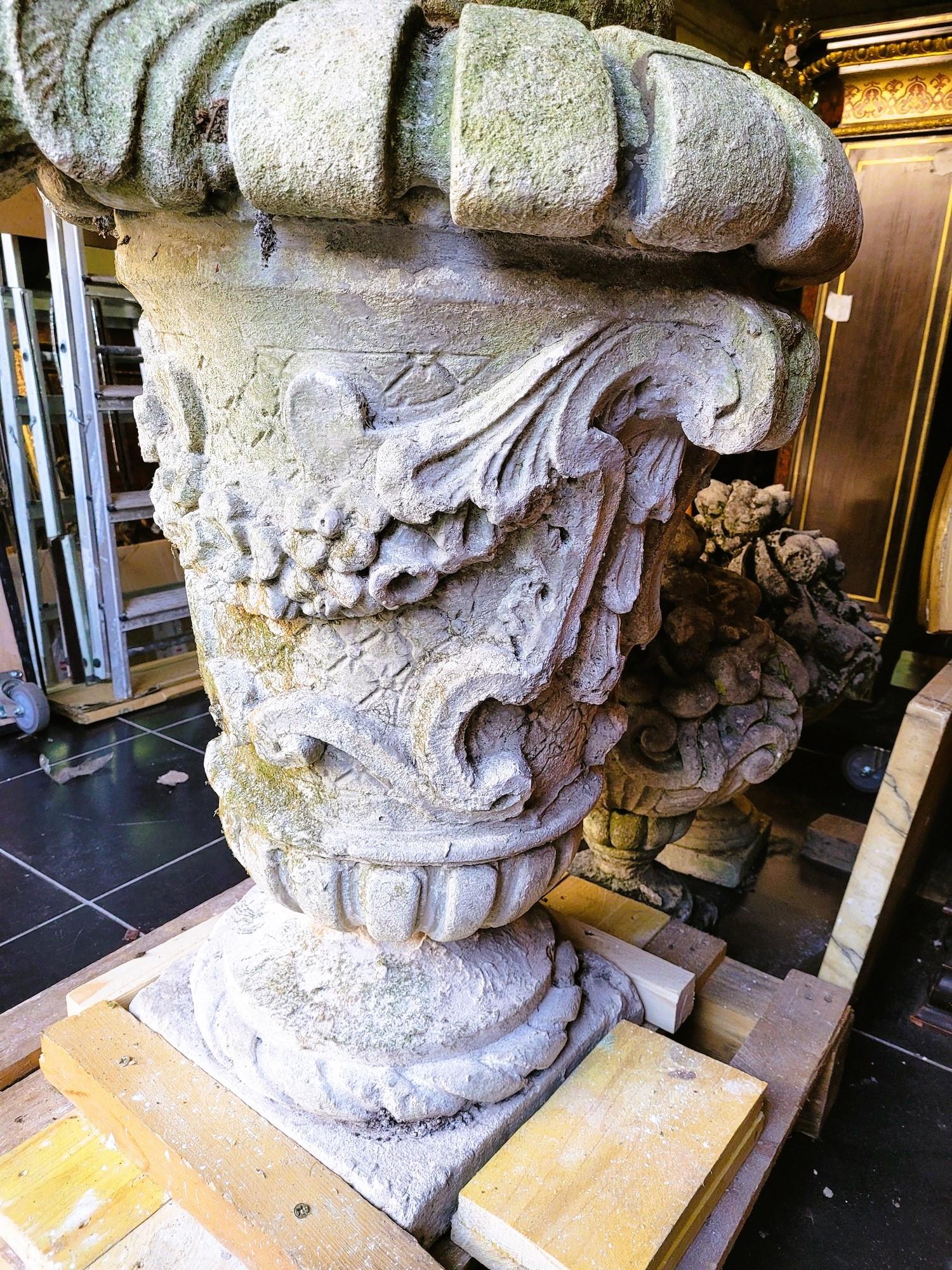 Grand vase de jardin en pierre, début du 20e siècle en vente 3