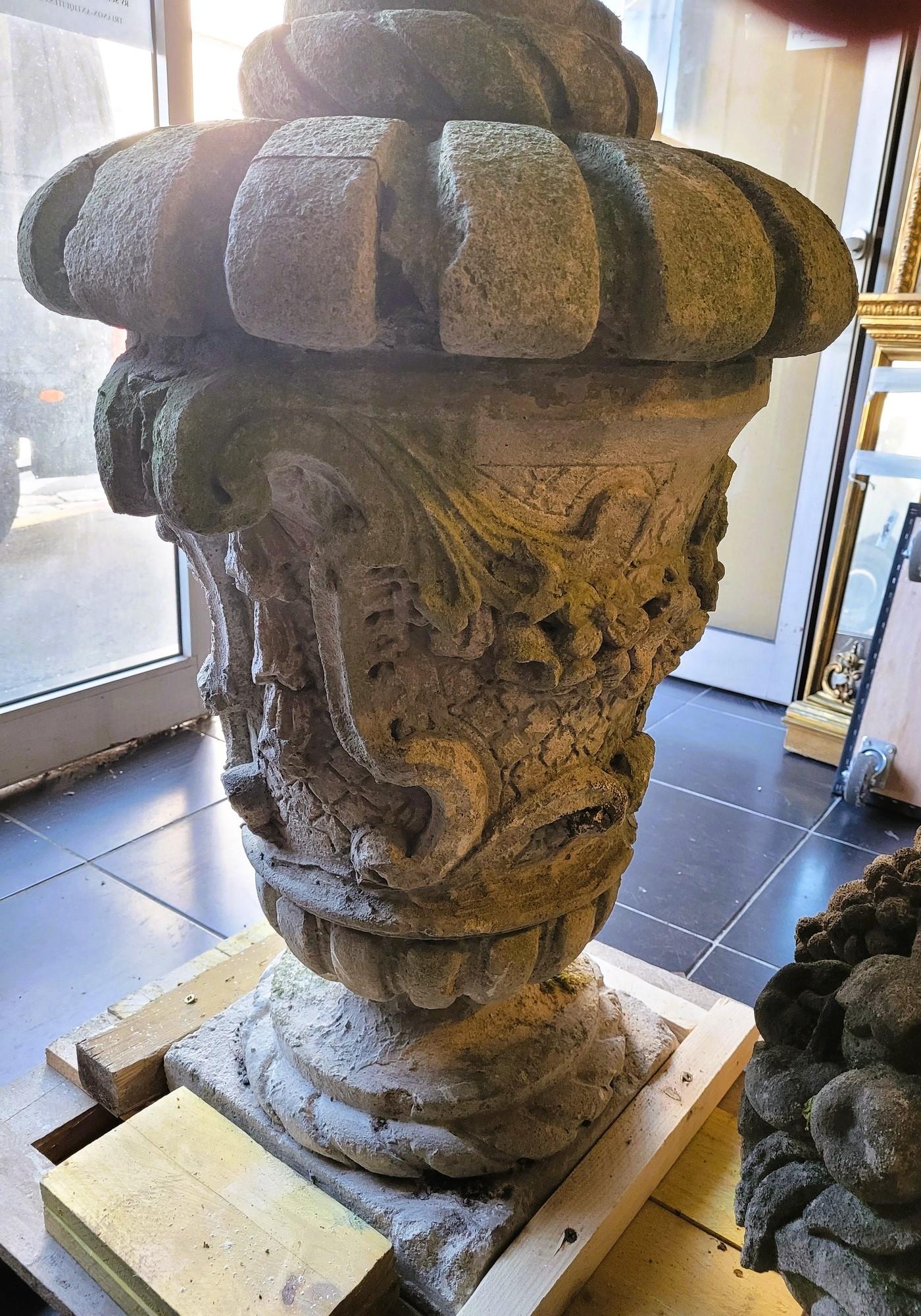 Grand vase de jardin en pierre, début du 20e siècle en vente 4