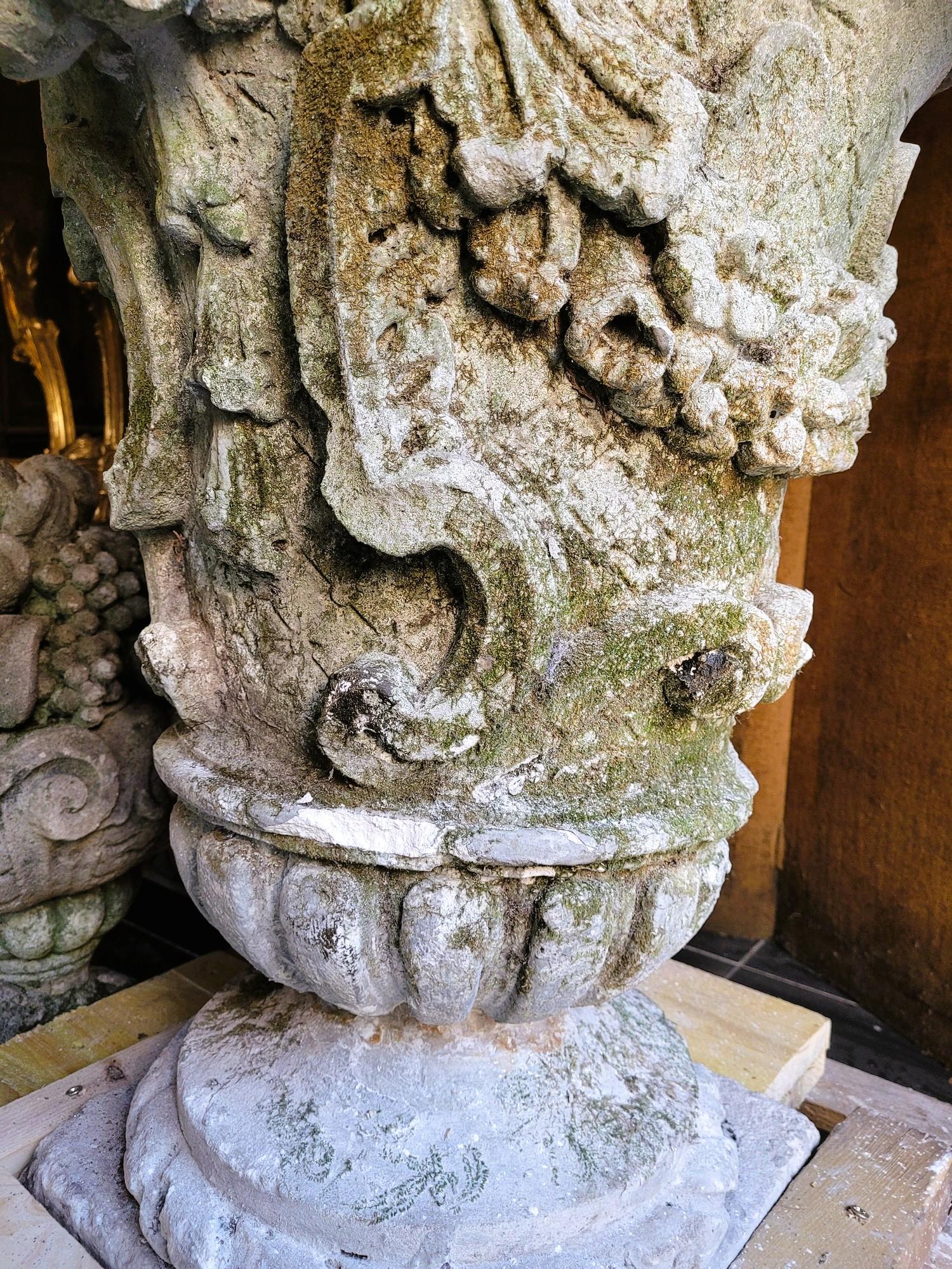 Art nouveau Grand vase de jardin en pierre, début du 20e siècle en vente