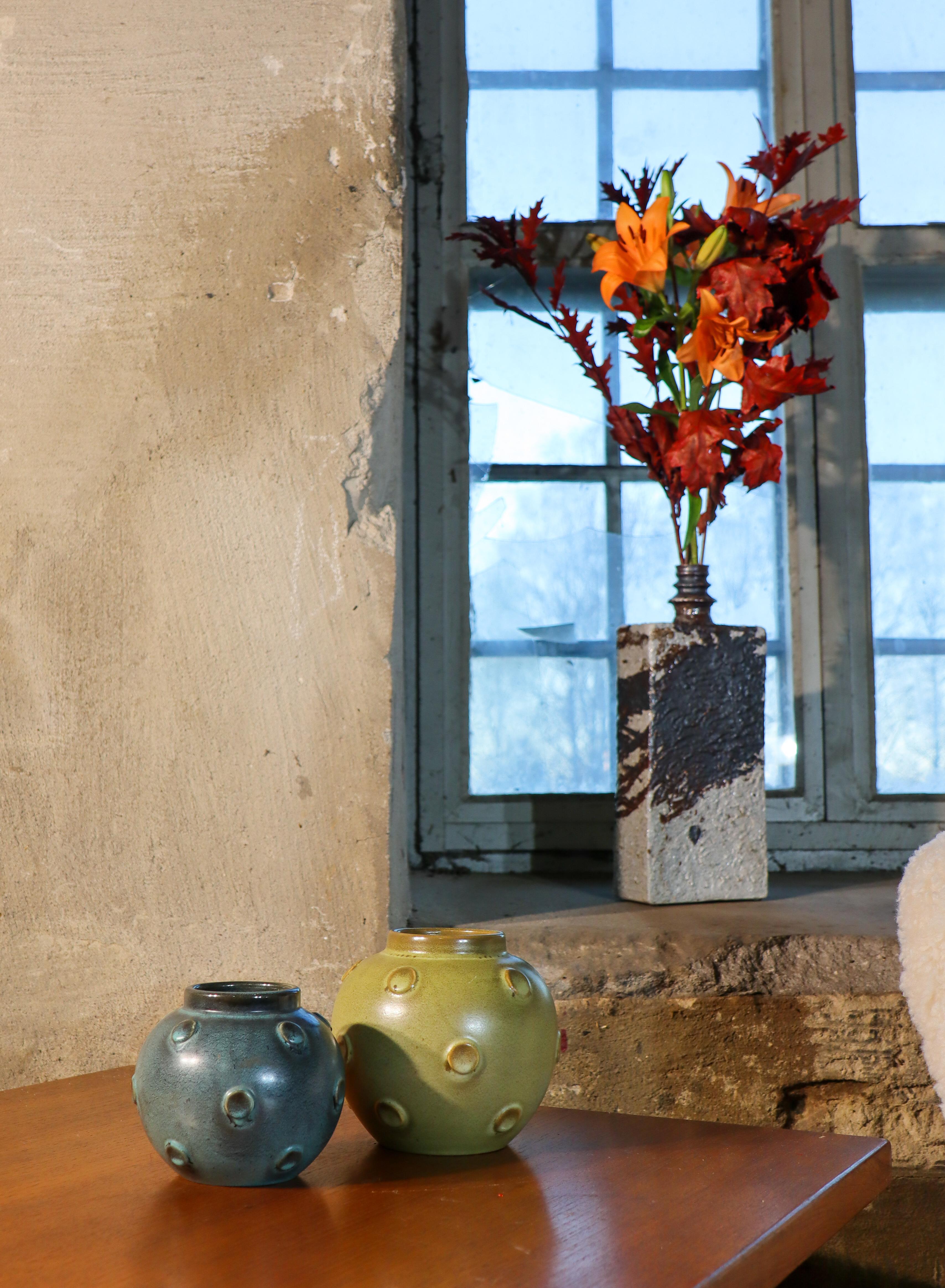 Svedese Bottiglia / Vaso grande in gres - Annikki Hovisaari - Arabia - Midcentury Modern in vendita