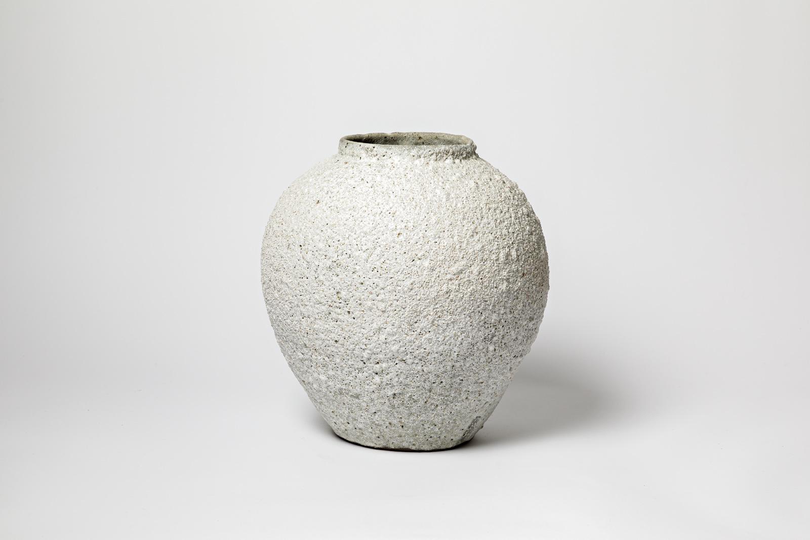 Moderne Grand vase en céramique gris et blanc en forme de lune par B Audureau, pièce unique  en vente