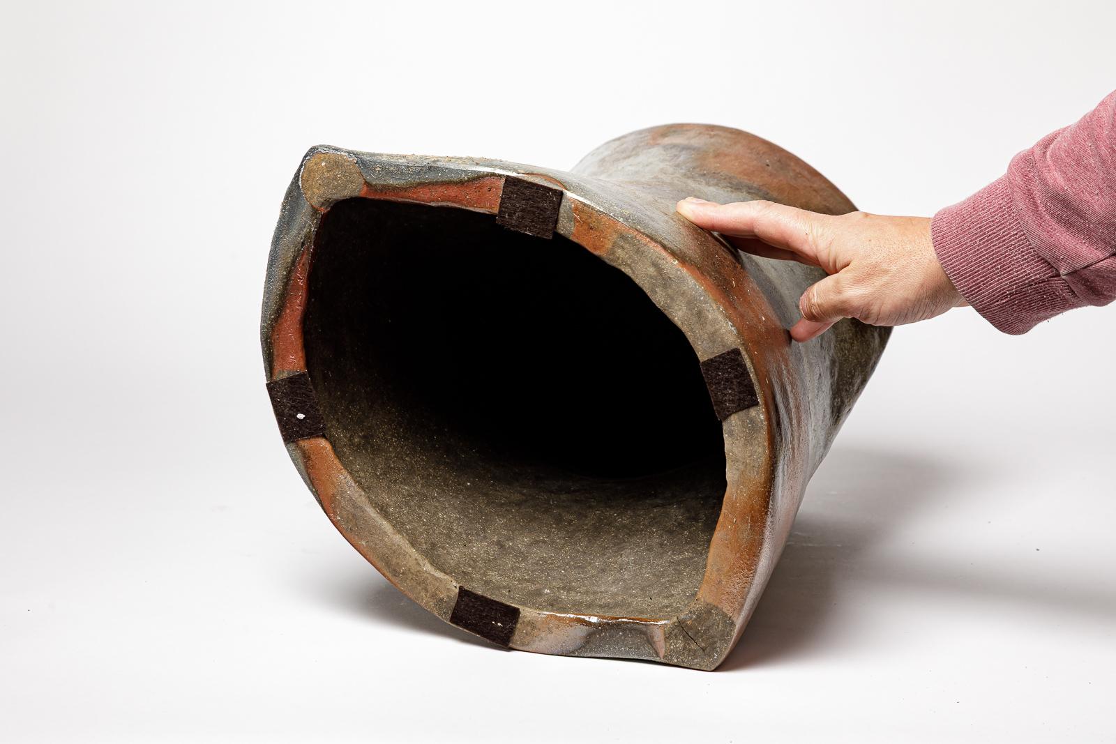 Grande sgabello o tavolino in ceramica marrone e grigio di I. A. B. fatto a mano in vendita 3
