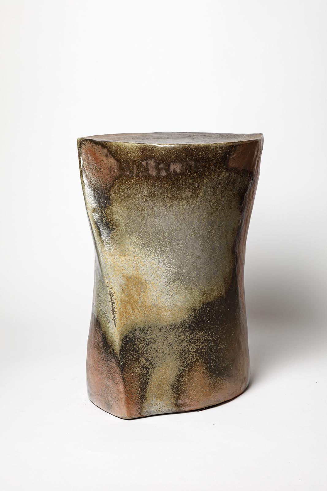 XXI secolo e contemporaneo Grande sgabello o tavolino in ceramica marrone e grigio di I. A. B. fatto a mano in vendita