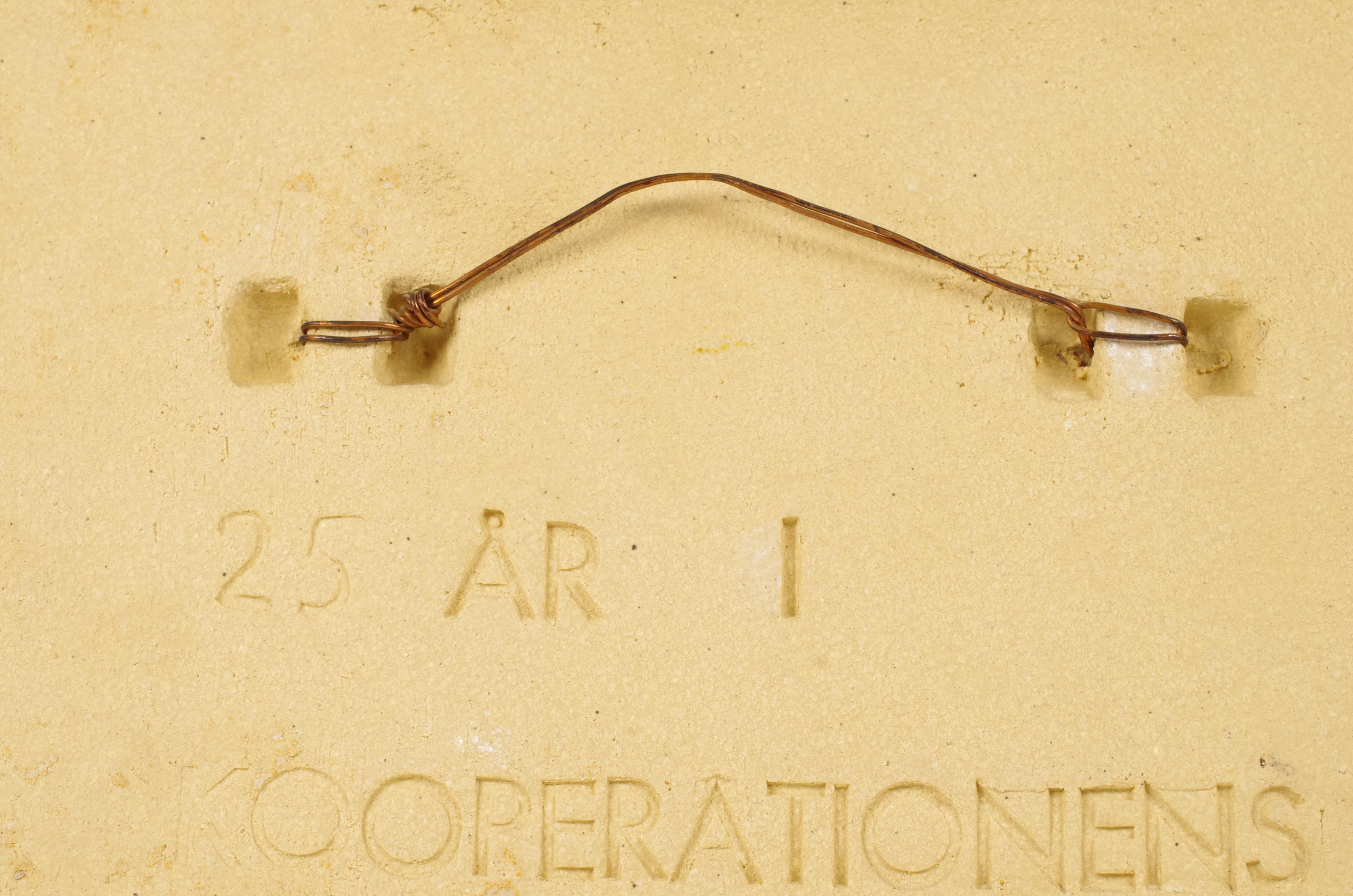 Grand carreau en relief en grès par Stig Lindberg pour Gustavsberg, Suède, années 1960 en vente 3