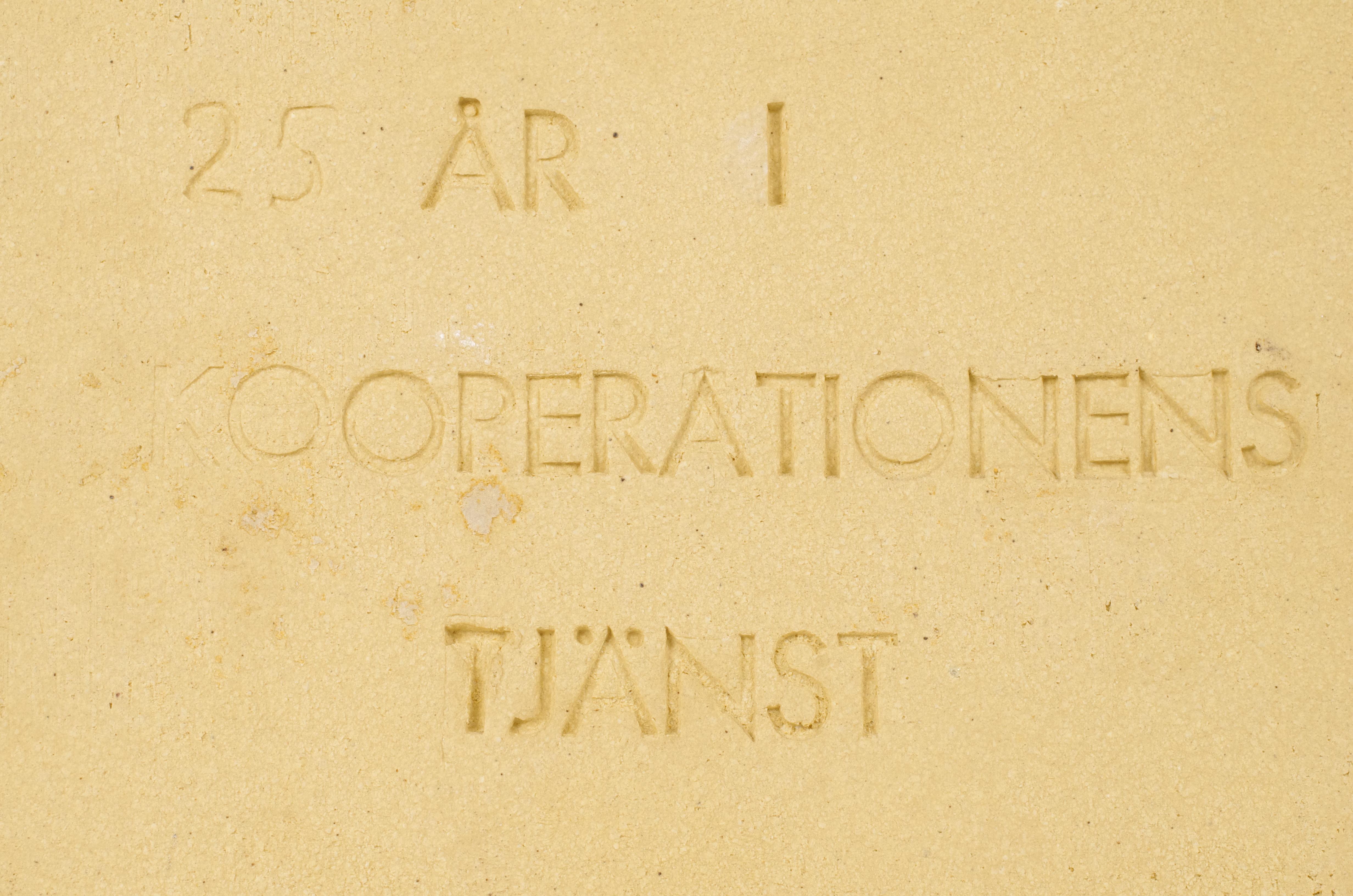 Grand carreau en relief en grès par Stig Lindberg pour Gustavsberg, Suède, années 1960 en vente 4