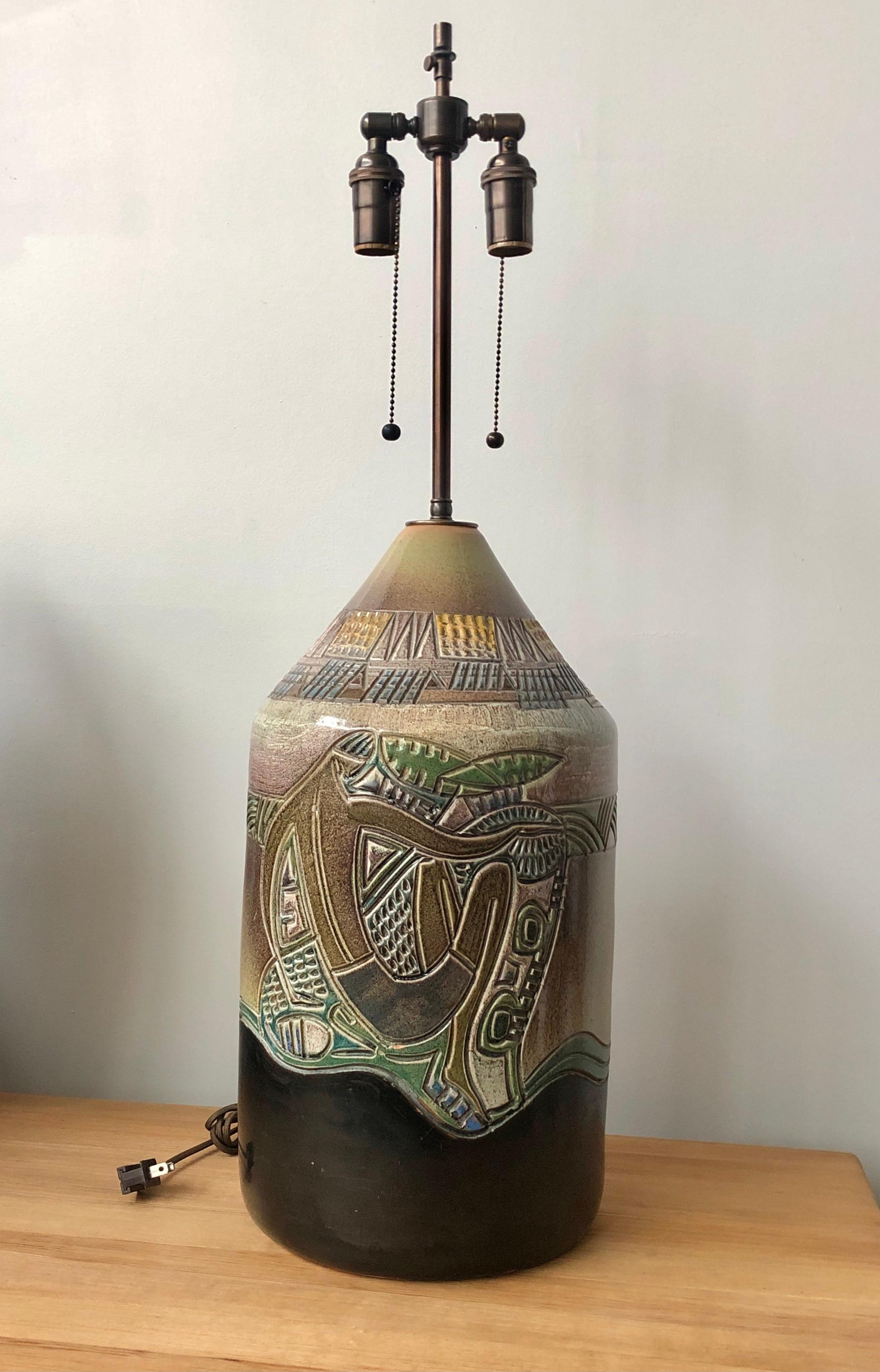 Large table lamp by Marian Zawadzki (Sweden, 1912-1978).
Marked M.Z.1965.
Minor chips. Recently rewired. Measures: Base height 19