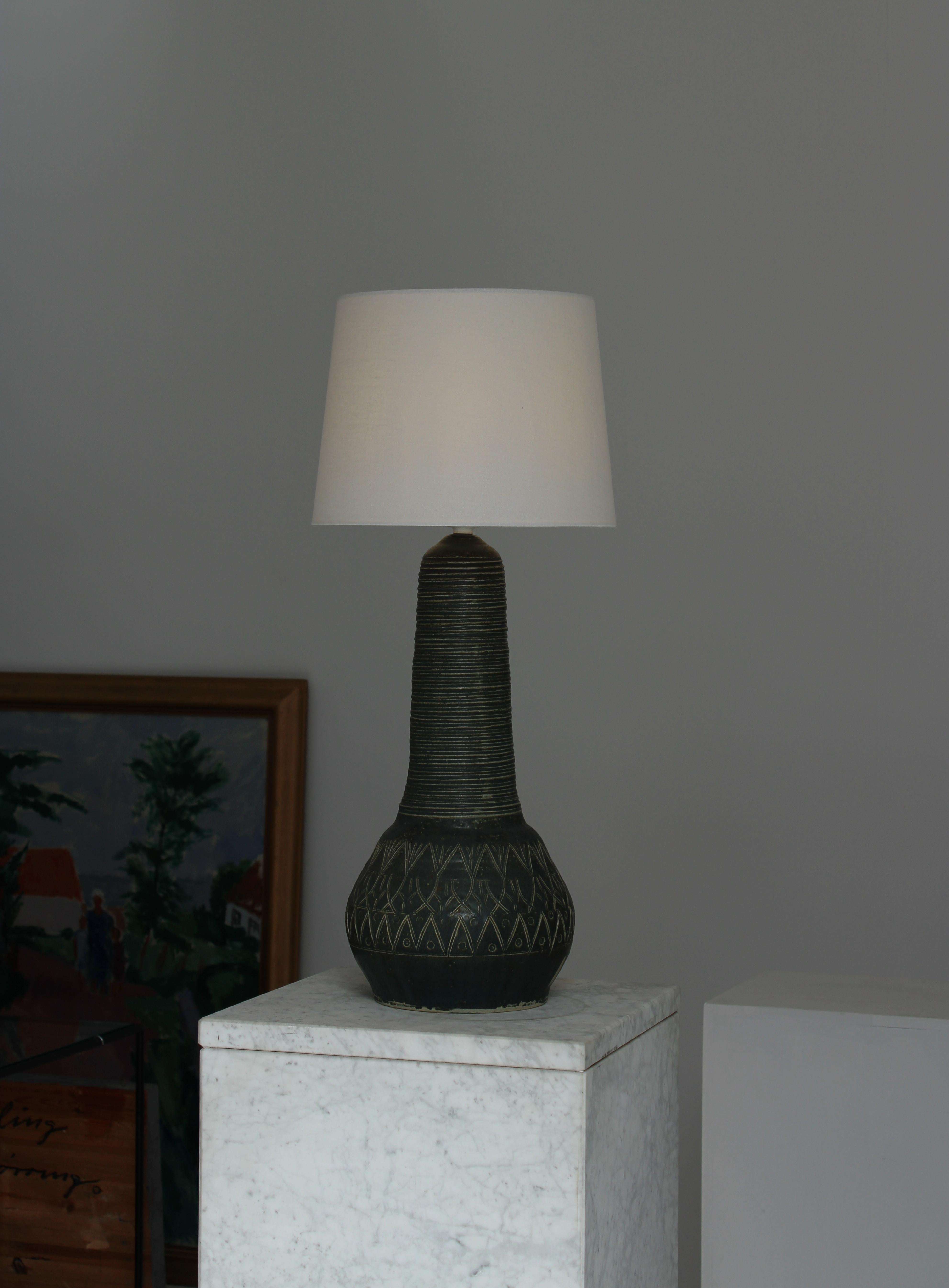Large Stoneware Table Lamp w. Green Glazing Handmade in Denmark, 1960s In Good Condition For Sale In Odense, DK