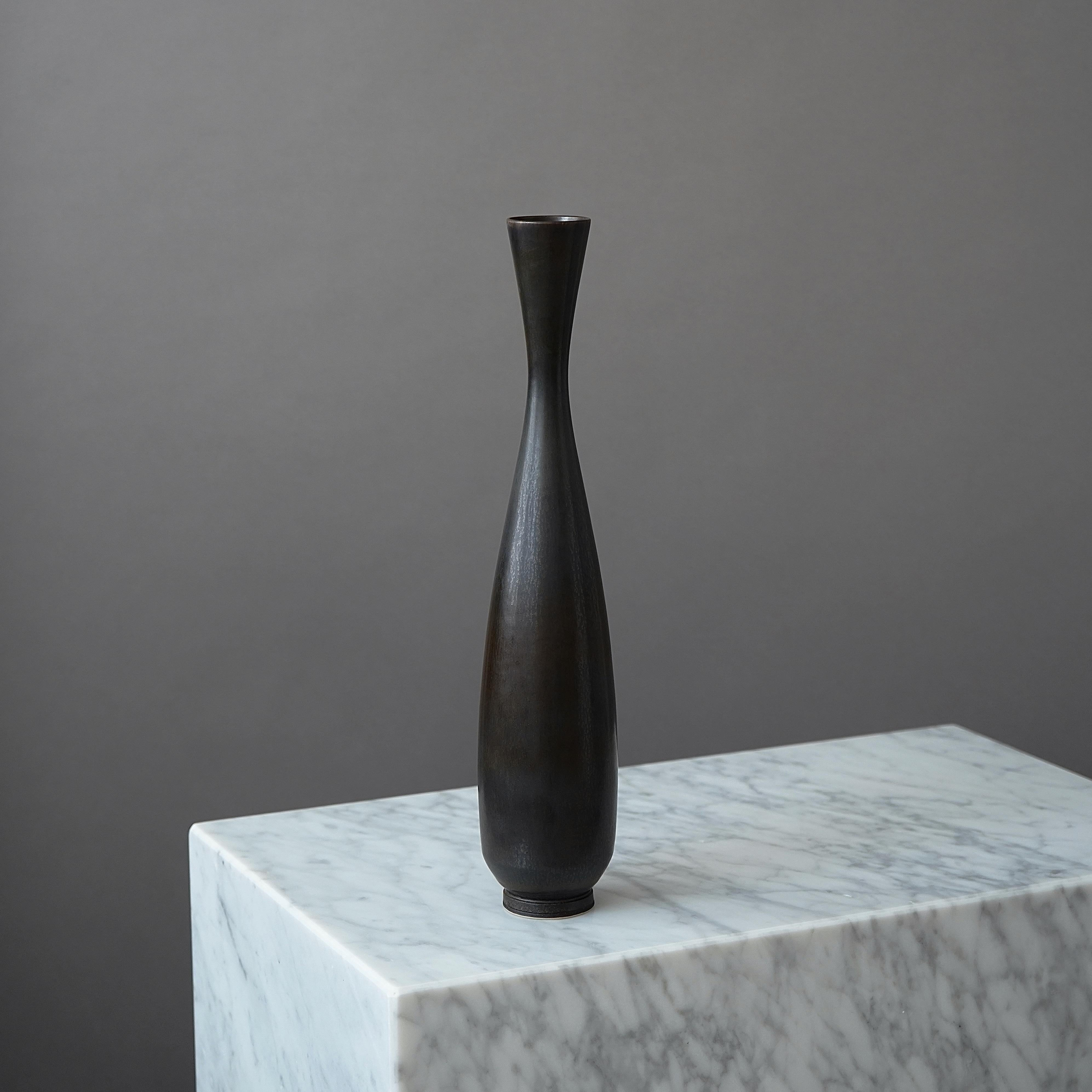 Scandinavo moderno Vaso grande in gres di Berndt Friberg per Gustavsberg Studio, Svezia, 1958 in vendita
