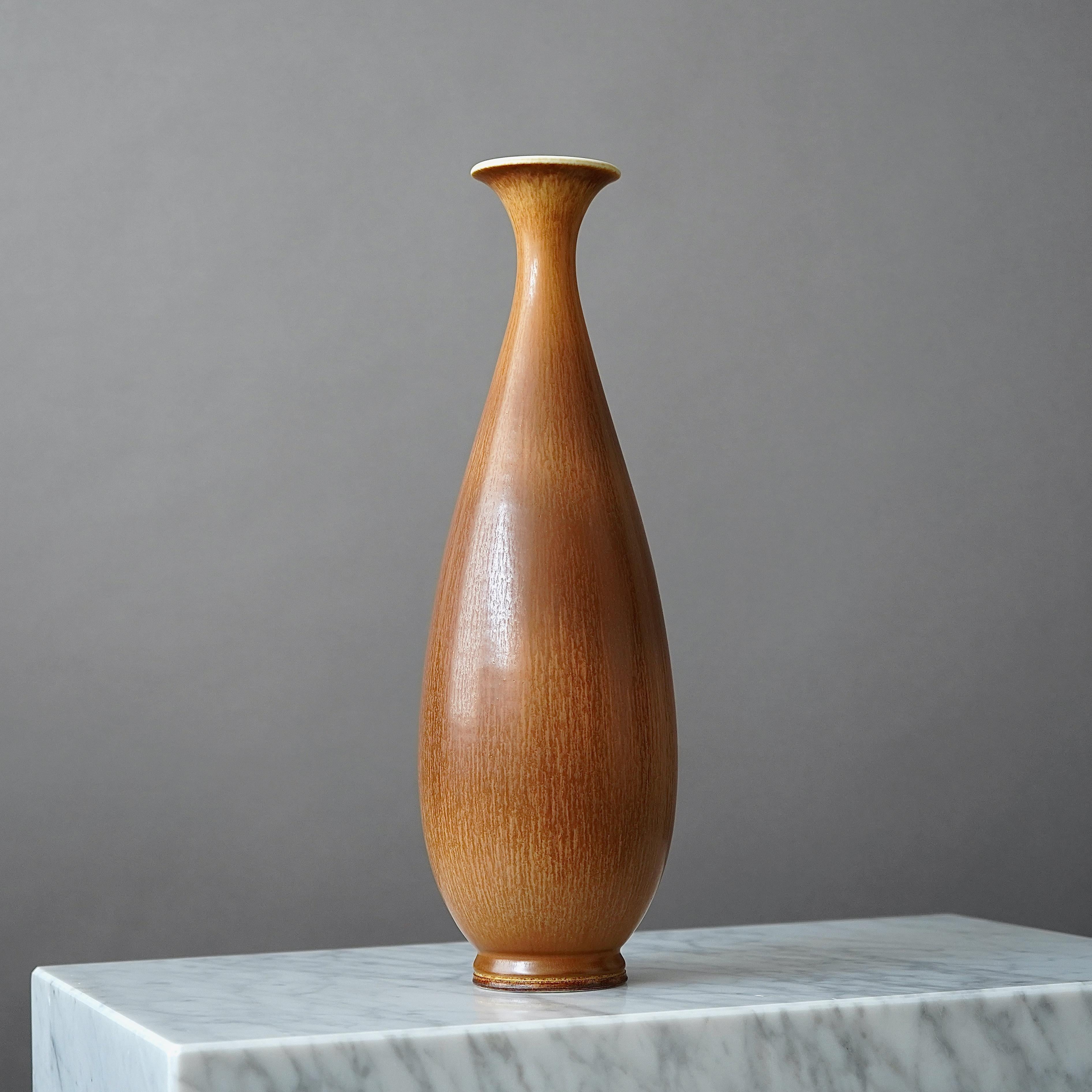 Grand vase en grès de Berndt Friberg pour Gustavsberg Studio, Suède, 1964 en vente 3