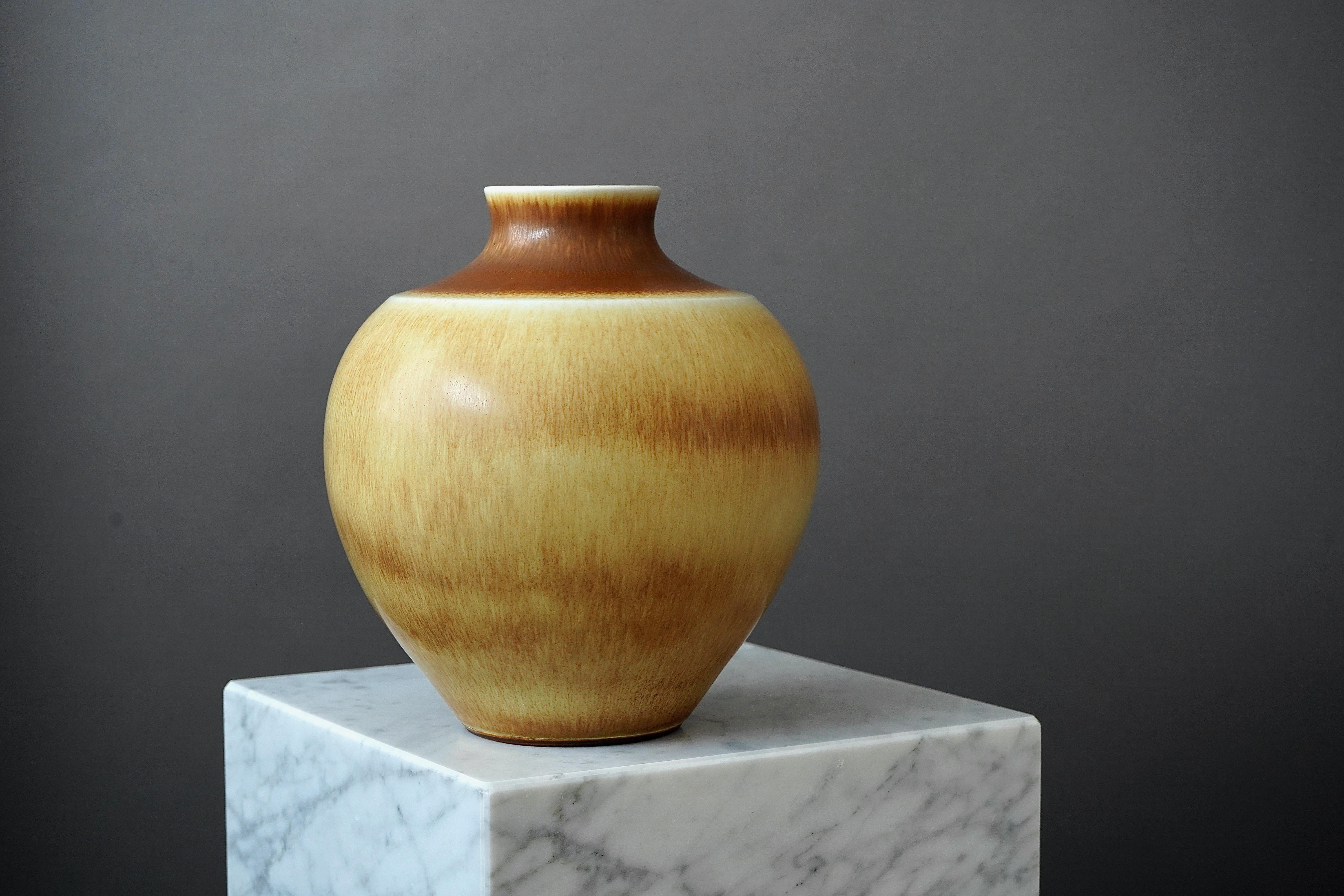 Scandinavian Modern Large Stoneware Vase by Berndt Friberg for Gustavsberg, Sweden, 1963 For Sale