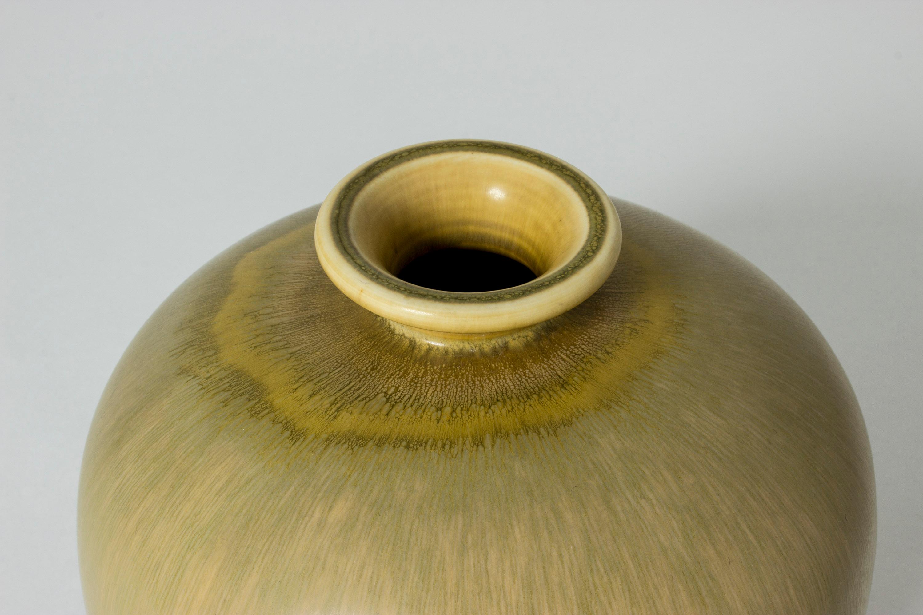 Large Stoneware Vase by Berndt Friberg In Good Condition In Stockholm, SE