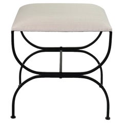 Grand tabouret en crin de cheval 'Strapontin' crème par Design Frères