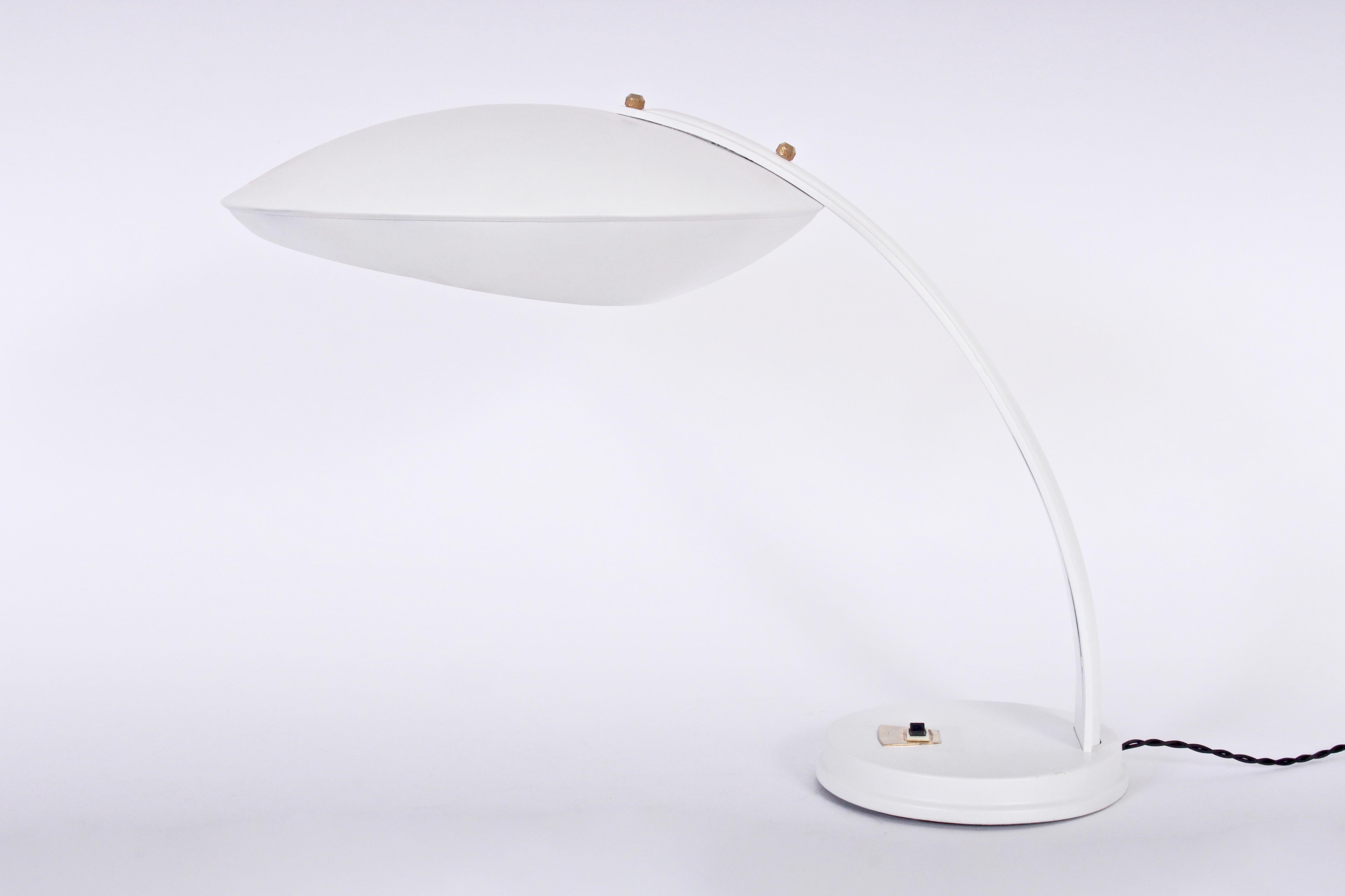 Fase Style Streamline White Enamel Metal Desk Lamp with Saucer Shade, 1940s  In Good Condition For Sale In Bainbridge, NY