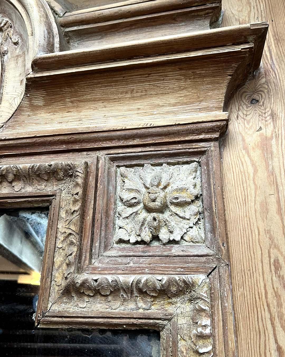 Grand miroir trumeau en sapin strié France, fin du 19e siècle en vente 6