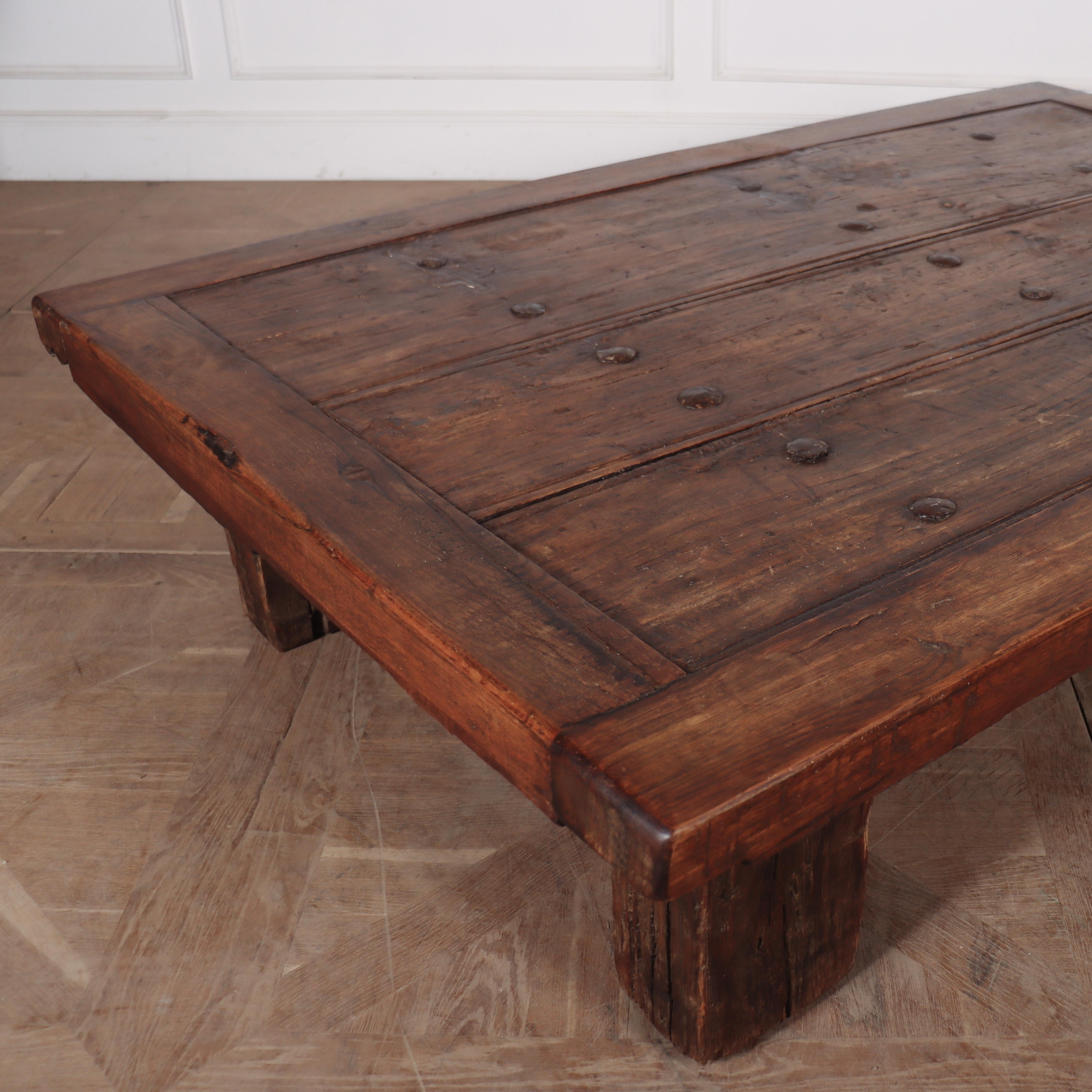 Large Studded Coffee Table In Good Condition For Sale In Leamington Spa, Warwickshire