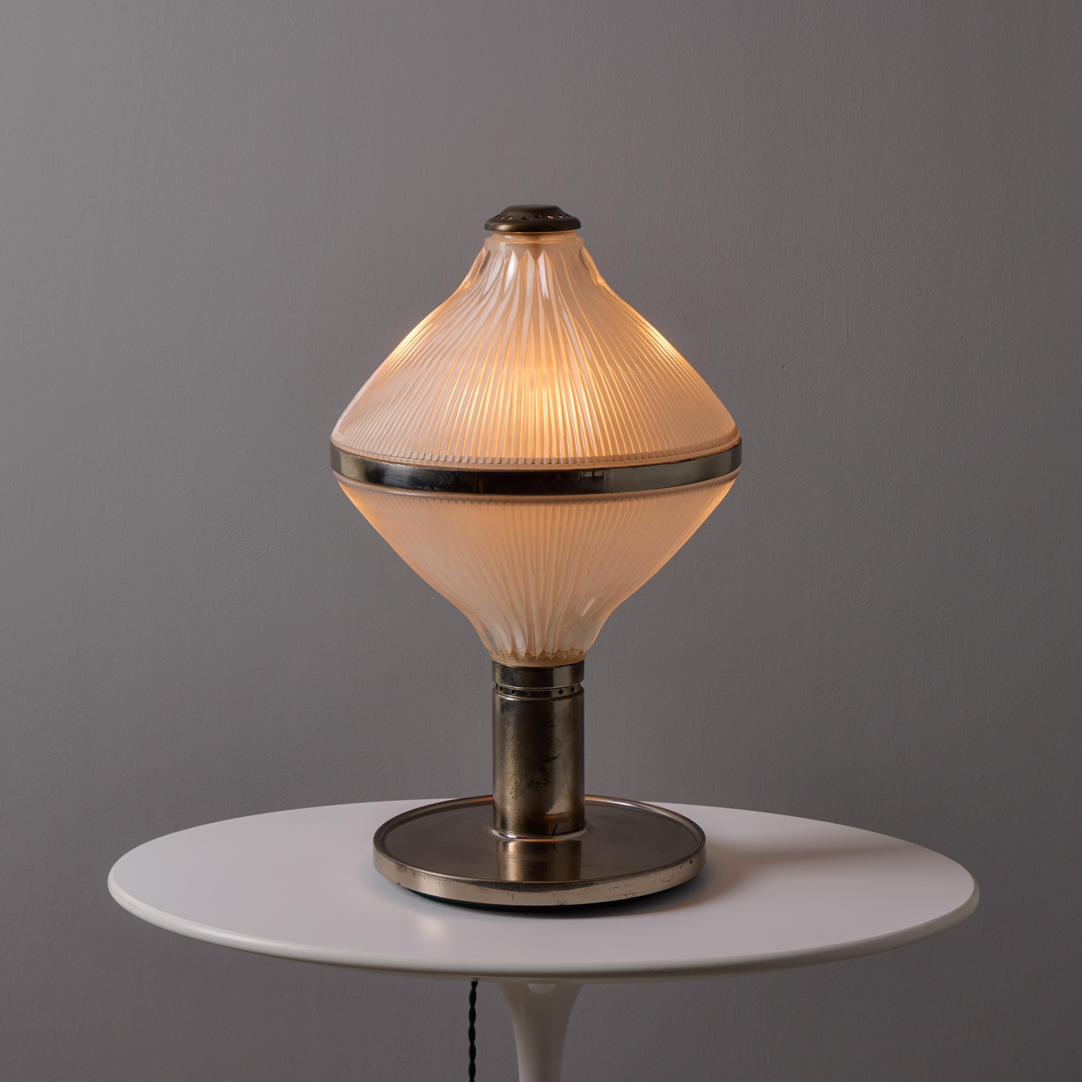Große Studio B.B.P.R. 'Polinnia' Tischleuchte aus Glas und Chrom um 1964 für Artemide (Moderne der Mitte des Jahrhunderts) im Angebot