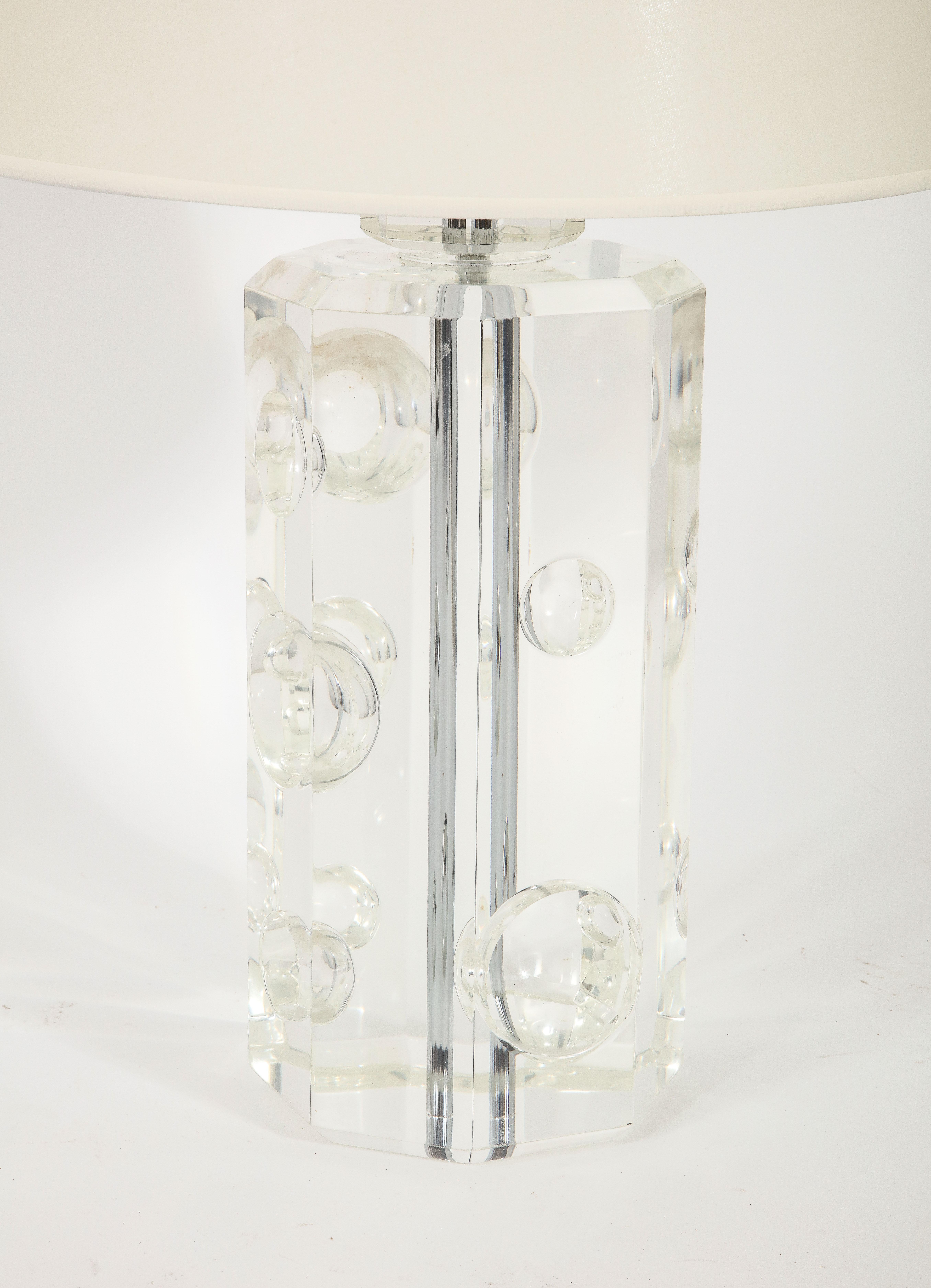 Large Studio Lucite Lamp, USA 1960's In Good Condition For Sale In New York, NY