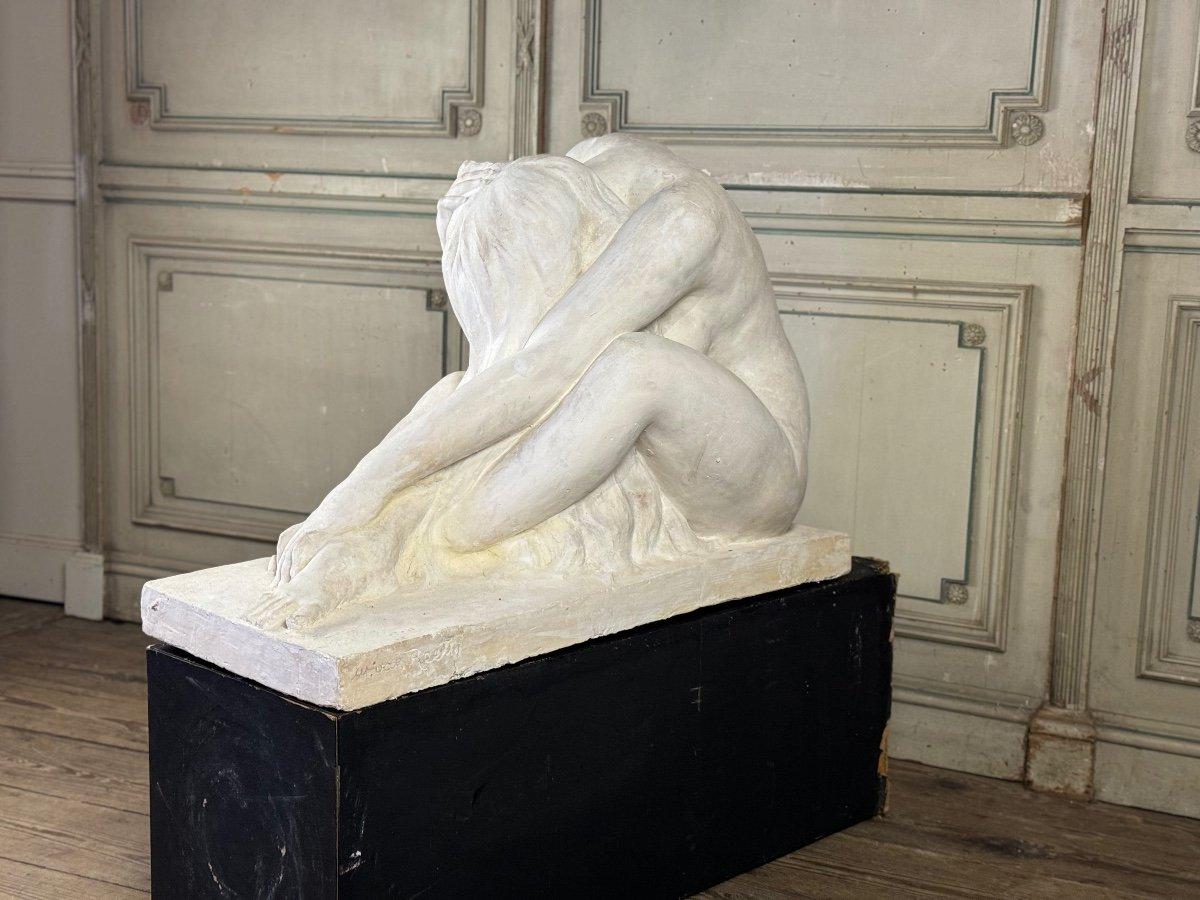 Italiano Gesso da studio di grandi dimensioni, Giovane donna nuda, firma sulla base in vendita