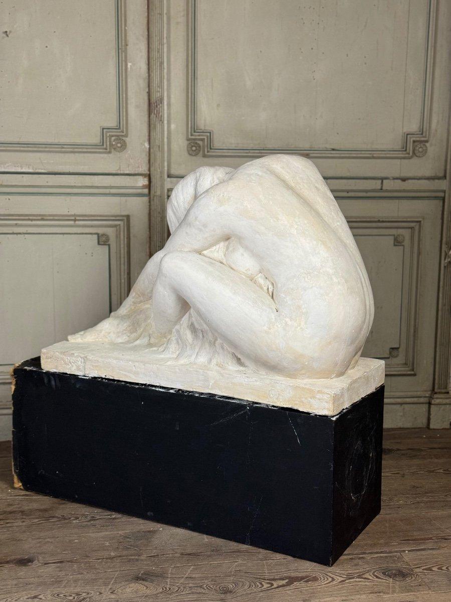 Marmo Gesso da studio di grandi dimensioni, Giovane donna nuda, firma sulla base in vendita