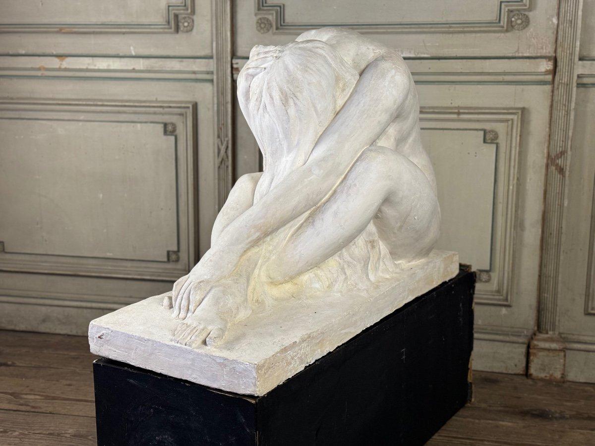 Gesso da studio di grandi dimensioni, Giovane donna nuda, firma sulla base in vendita 1