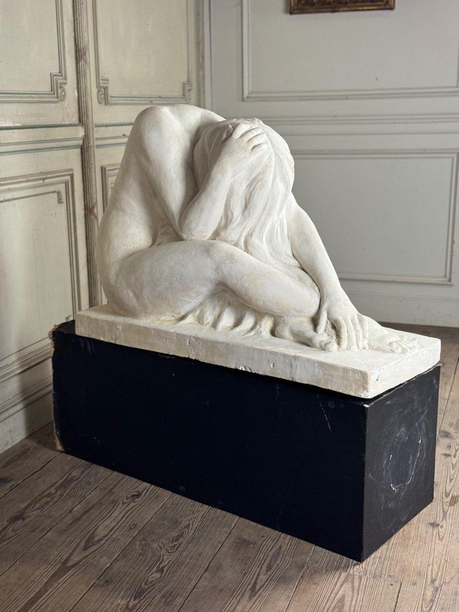 Gesso da studio di grandi dimensioni, Giovane donna nuda, firma sulla base in vendita 2