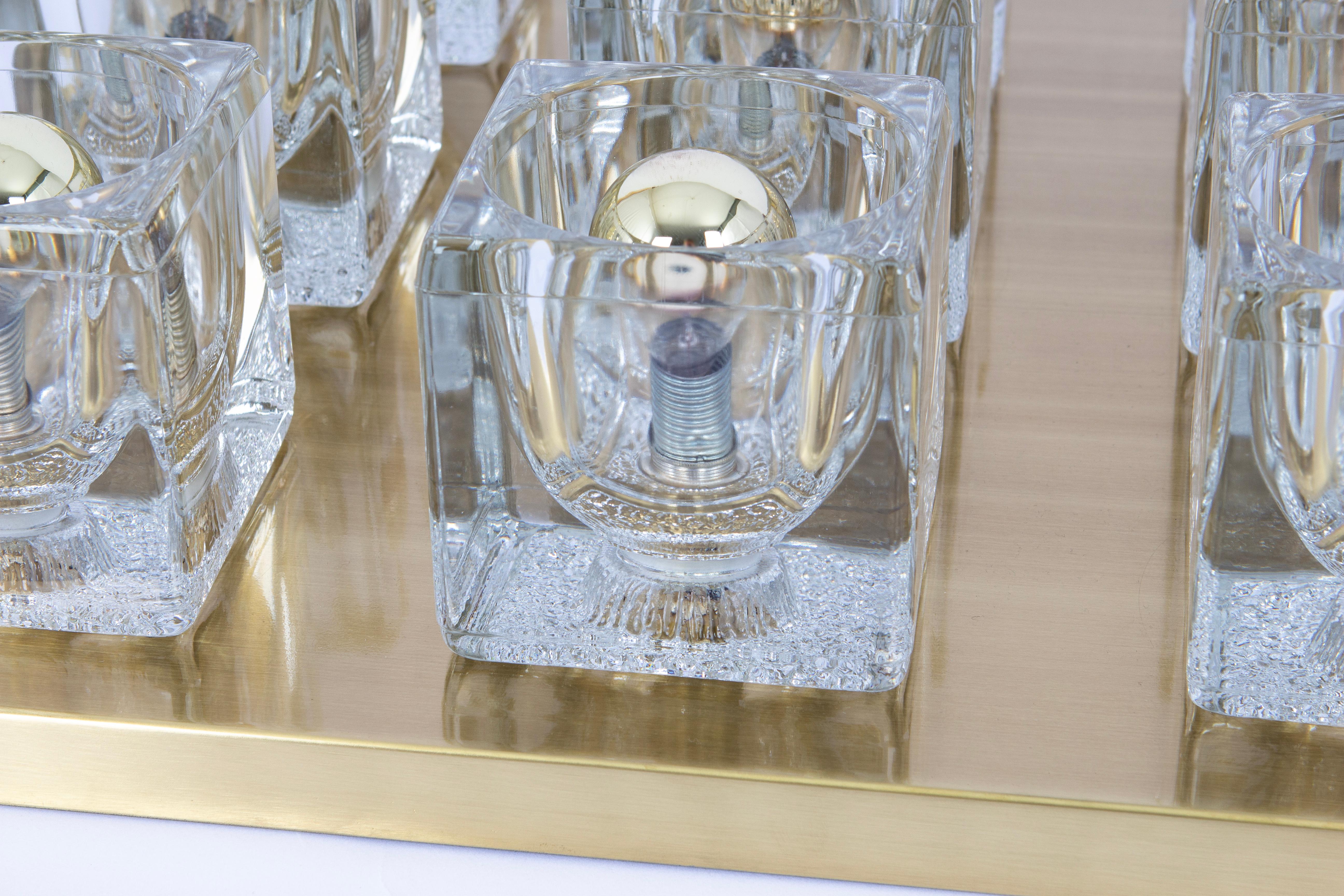Mid-Century Modern Grand plafonnier en verre étonnant de Peill & Putzler, Allemagne, 1970 en vente