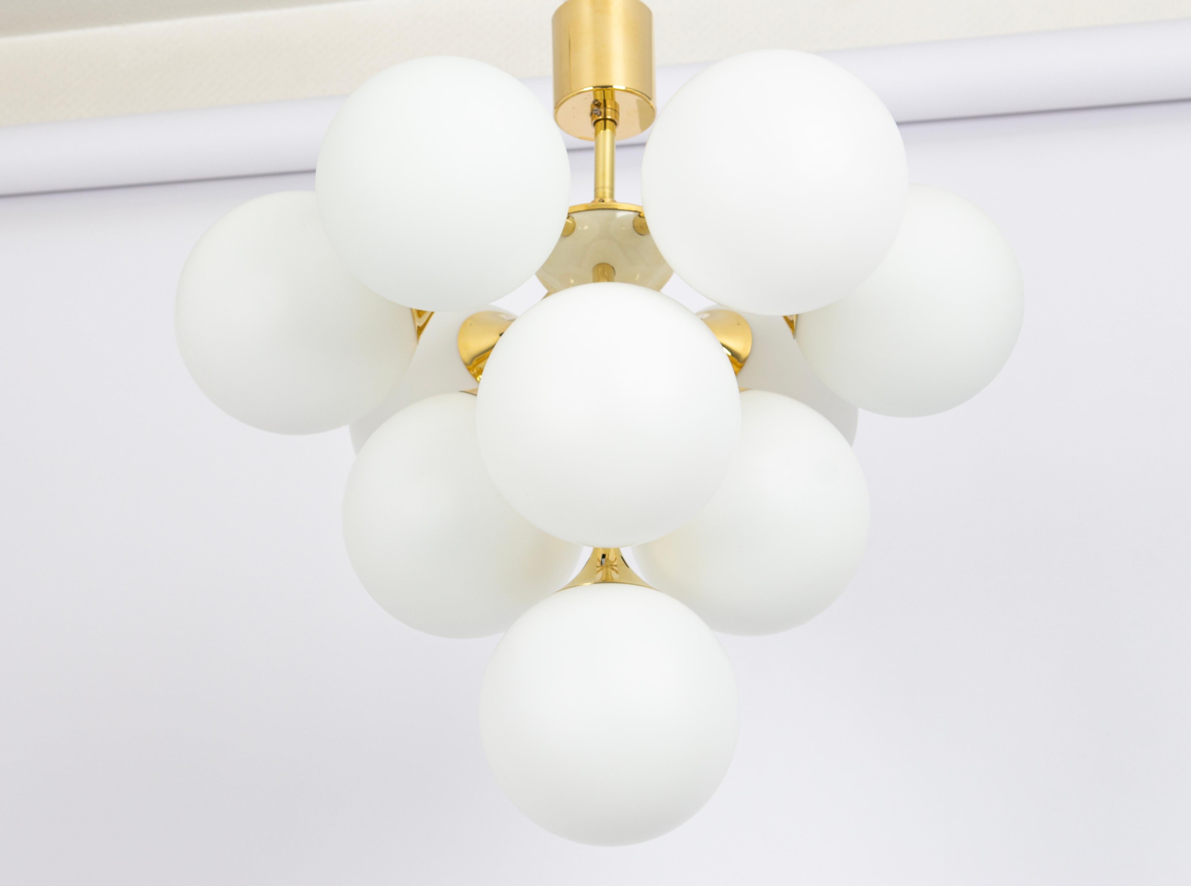 Large Stunning Kaiser Sputnik Opal Glass Globes Chandelier, Germany, 1970s In Good Condition For Sale In Aachen, NRW