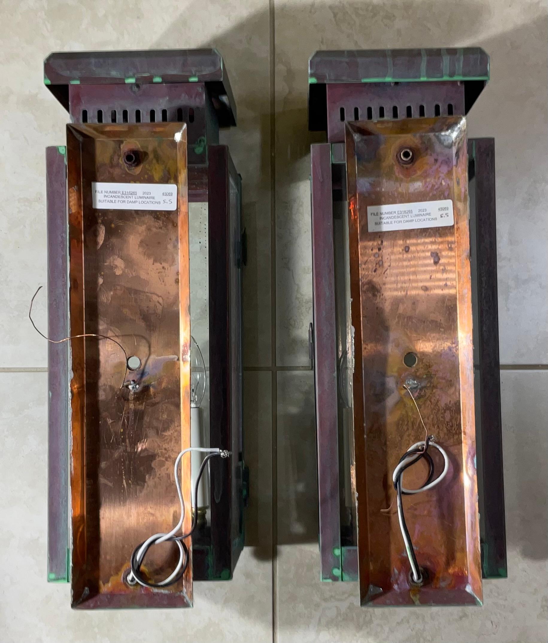 Large Stunning Pair of Solid Copper Wall Lanterns In Good Condition For Sale In Delray Beach, FL