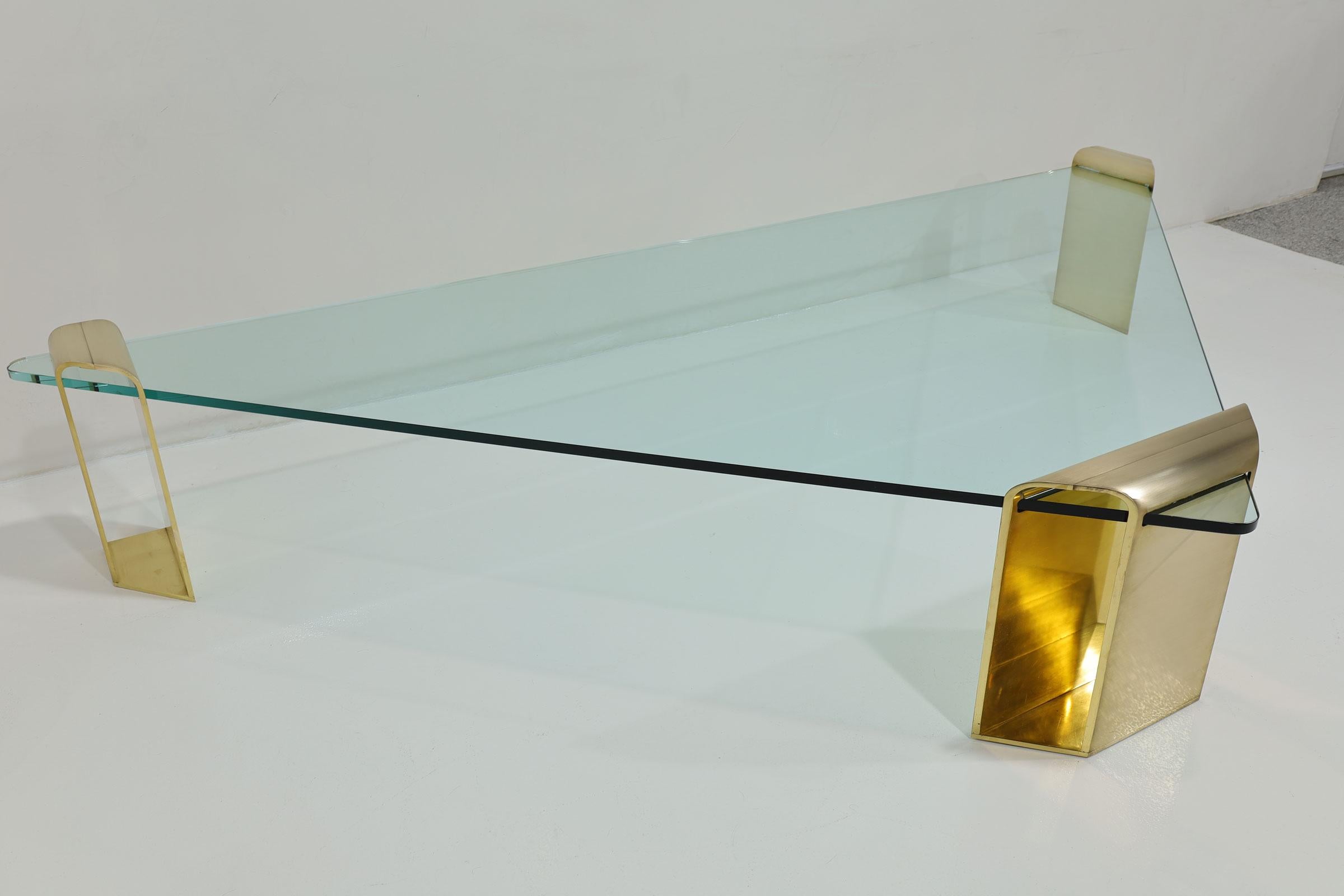 20ième siècle Grande table à cocktail en laiton massif de Lorin Marsh, 1970 en vente