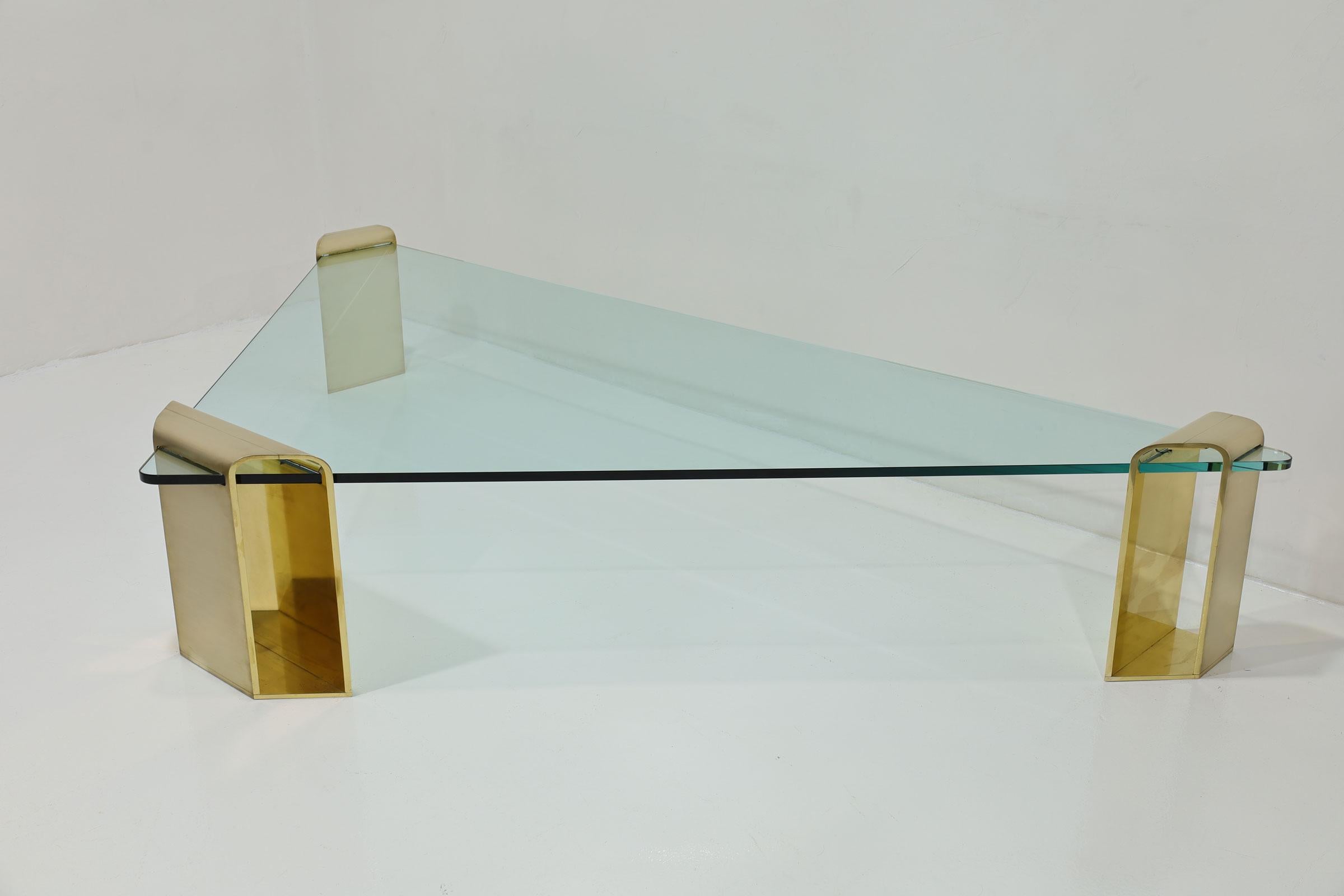 Laiton Grande table à cocktail en laiton massif de Lorin Marsh, 1970 en vente