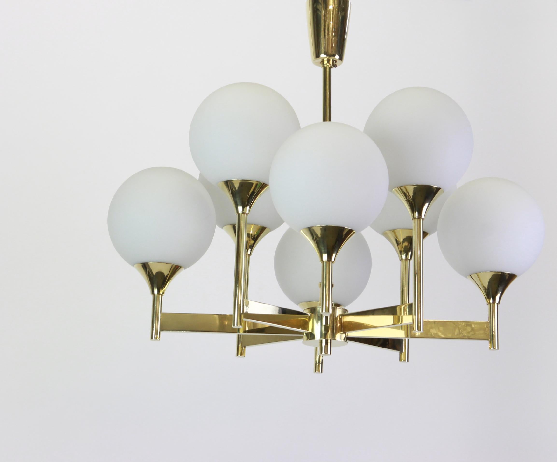 Late 20th Century Large Stunning Sputnik Chandelier by Kaiser, Germany, 1970s For Sale