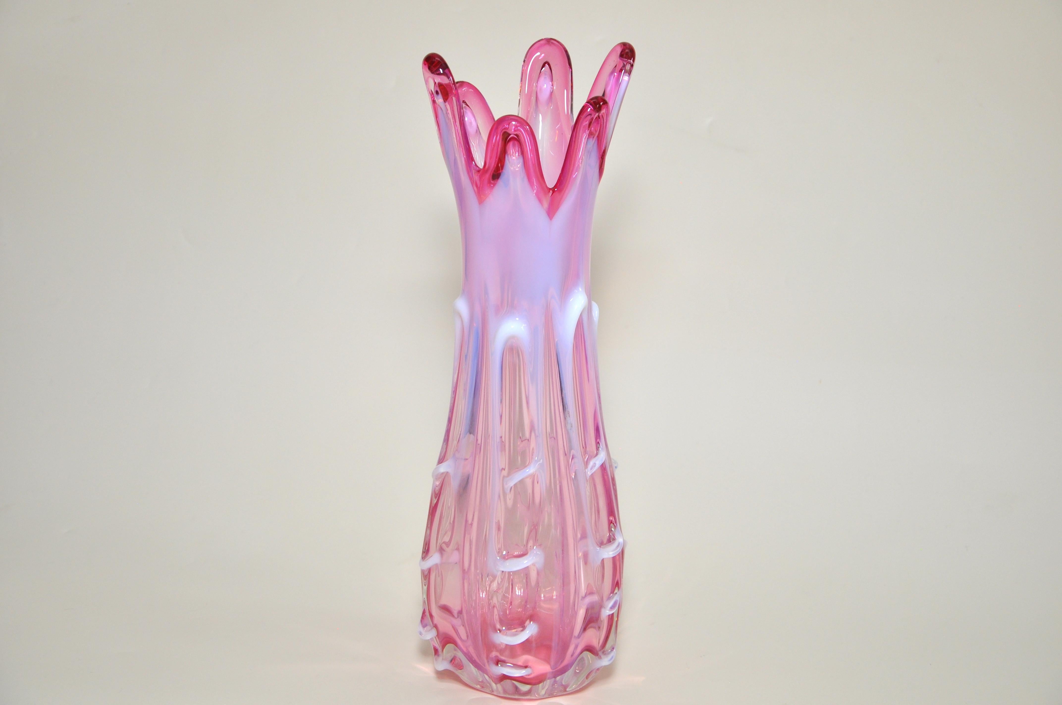 Title:
Large Stunning Vintage Pink White Art Glass Bowl Italian 

Description:
A fabulous, large vintage piece of art glass in a flamboyant, quirky shape that looks like it could have been made today. This piece is wonderful as it would look