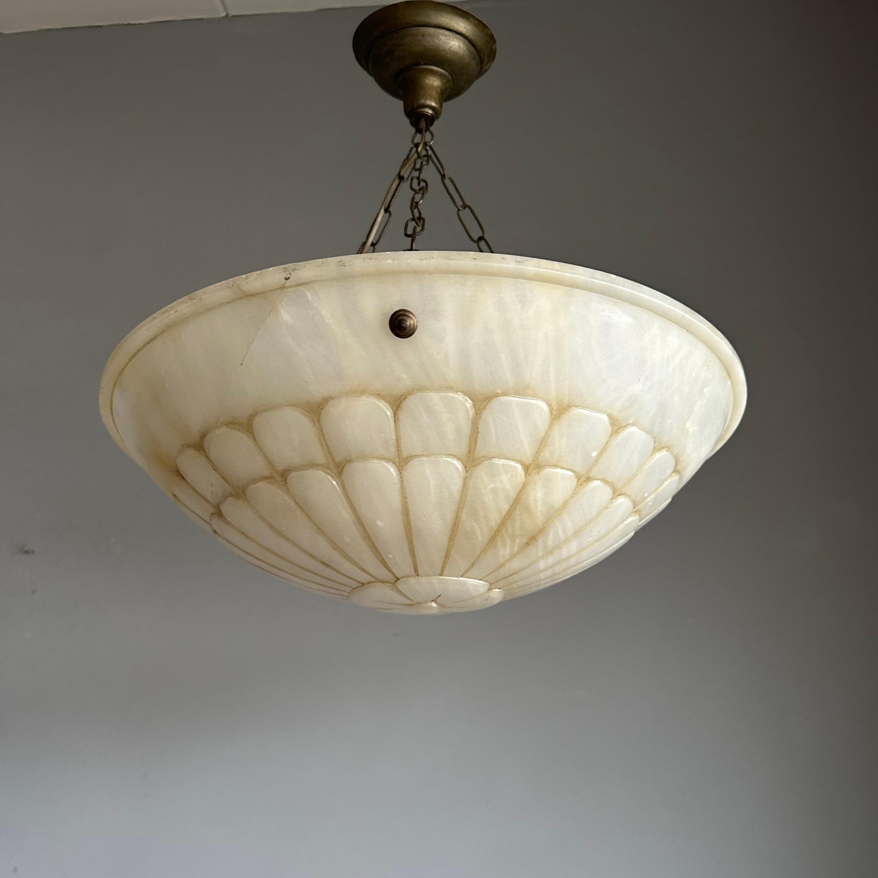 Große & stilvolle Design Weiße Adern Art Deco Alabaster Pendelleuchte / Kronleuchter (Art déco) im Angebot