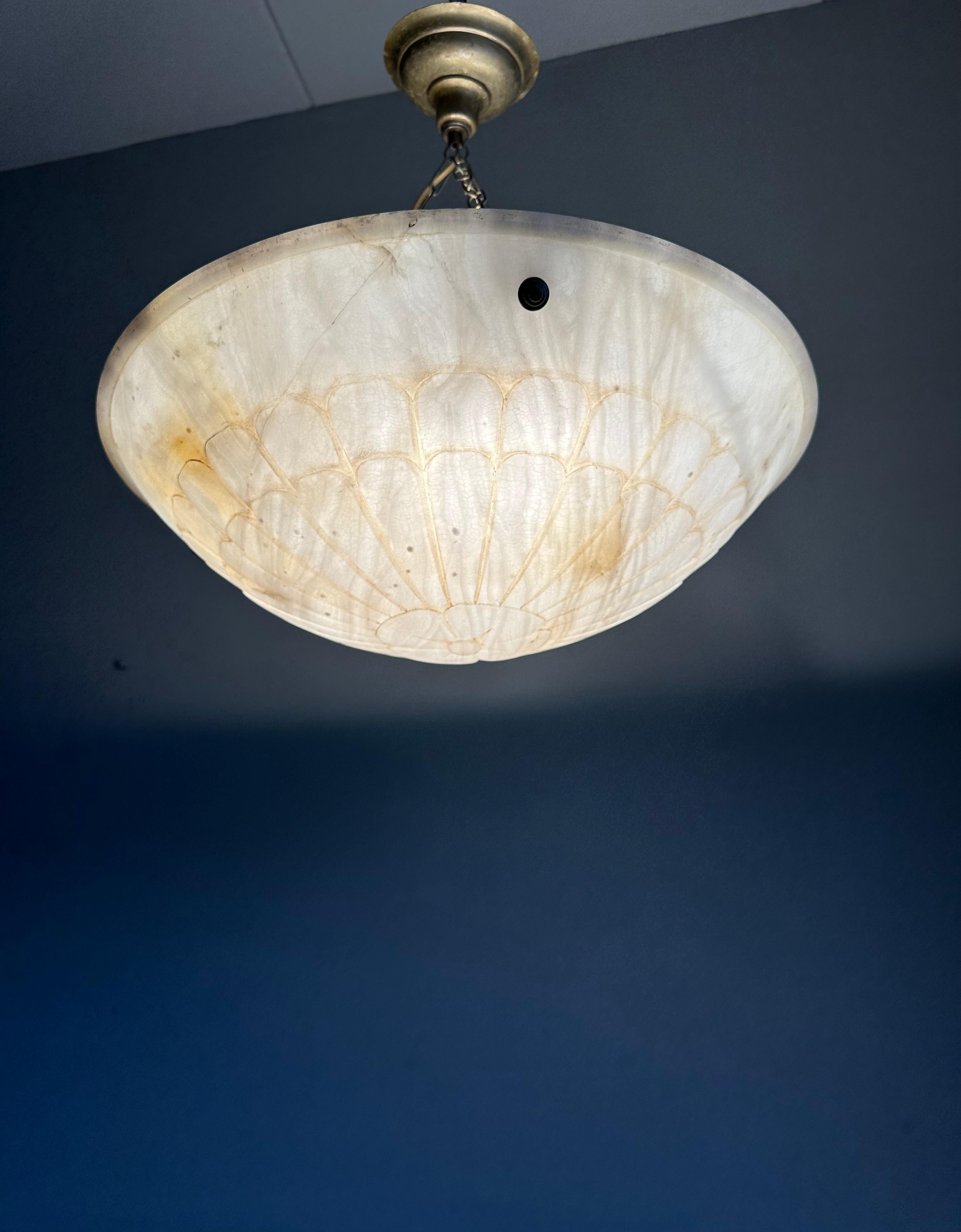 Große & stilvolle Design Weiße Adern Art Deco Alabaster Pendelleuchte / Kronleuchter (Italienisch) im Angebot