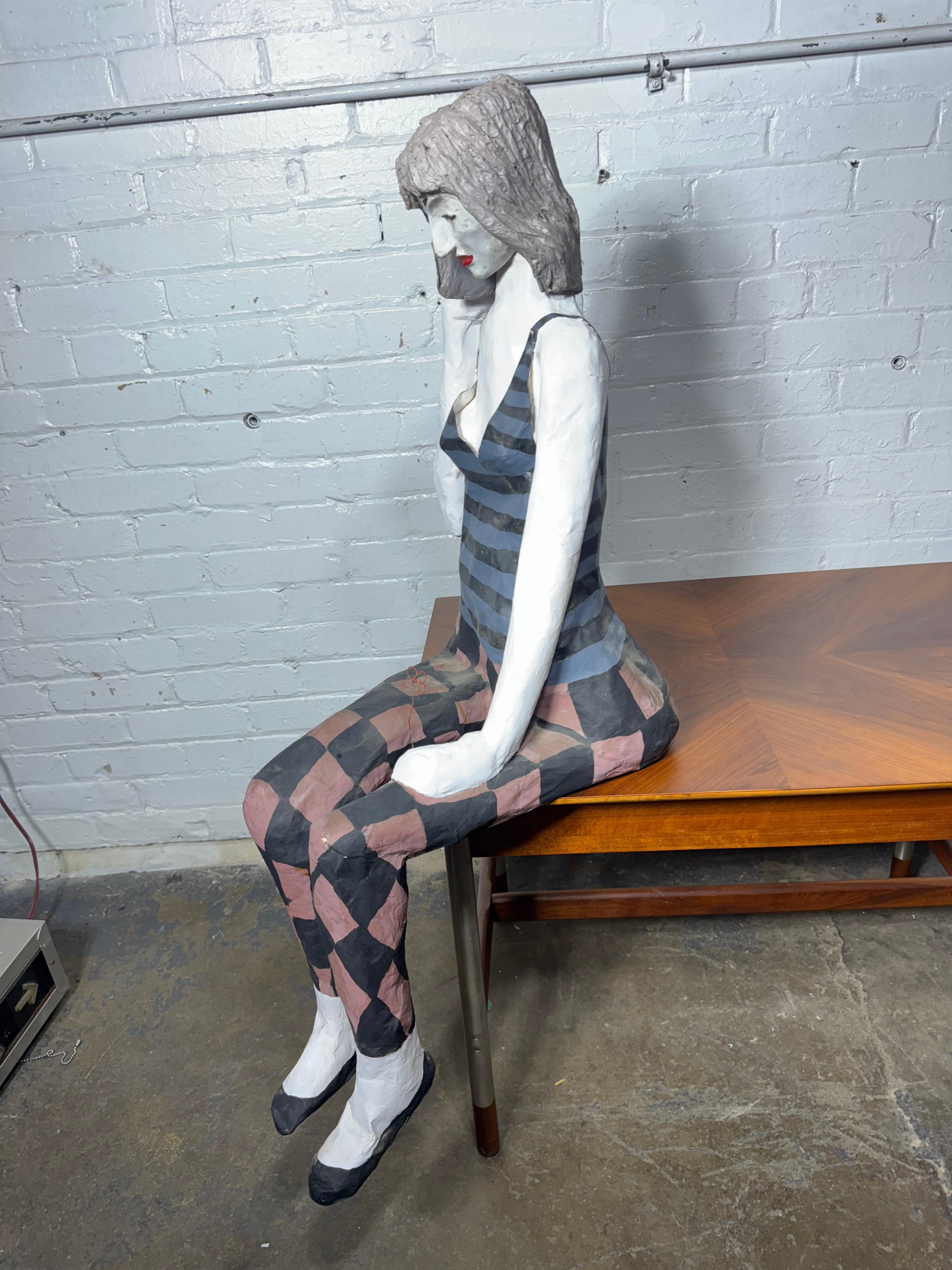 Grande sculpture en papier mâché stylisée 
