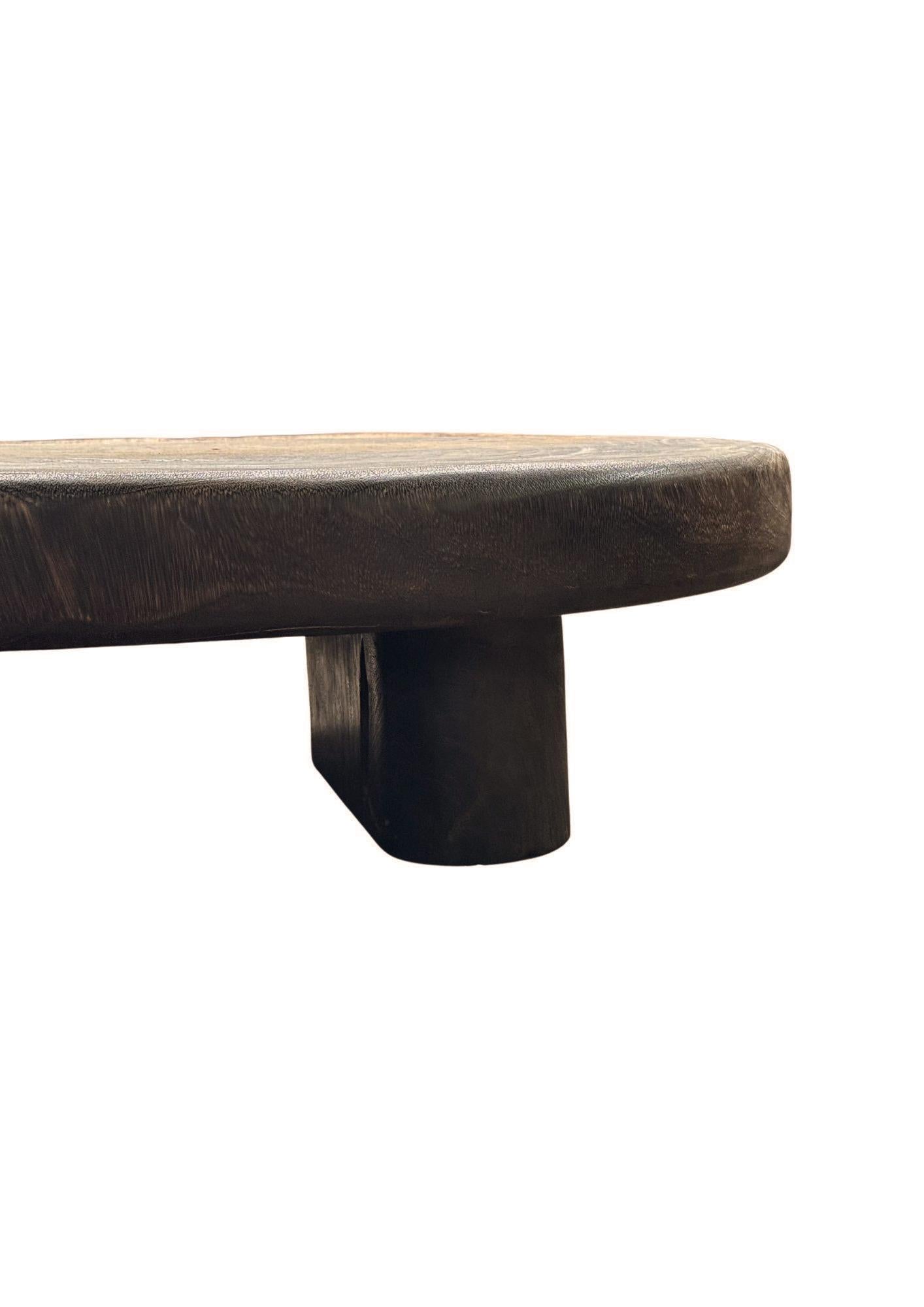 Mesa Grande de Madera de Suar Acabado Espresso, Detalles Tallados a Mano, Moderno Orgánico en Nuevo estado para la venta en Jimbaran, Bali