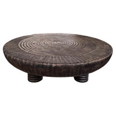 Mesa Grande de Madera de Suar Acabado Espresso, Detalles Tallados a Mano, Moderno Orgánico
