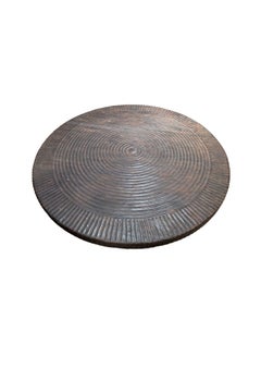 Tavolo grande in legno di suar intagliato a mano, finitura espresso, organico moderno