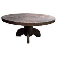 Mesa Grande de Madera de Suar Detalles Tallados a Mano, Acabado Espresso, Moderno Orgánico