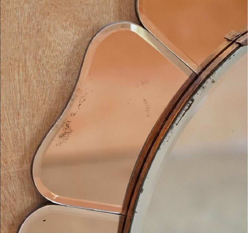 Large Sublime 1930's Art Deco Peach Glass Bevelled Venetian Round Petal Mirror For Sale 2
