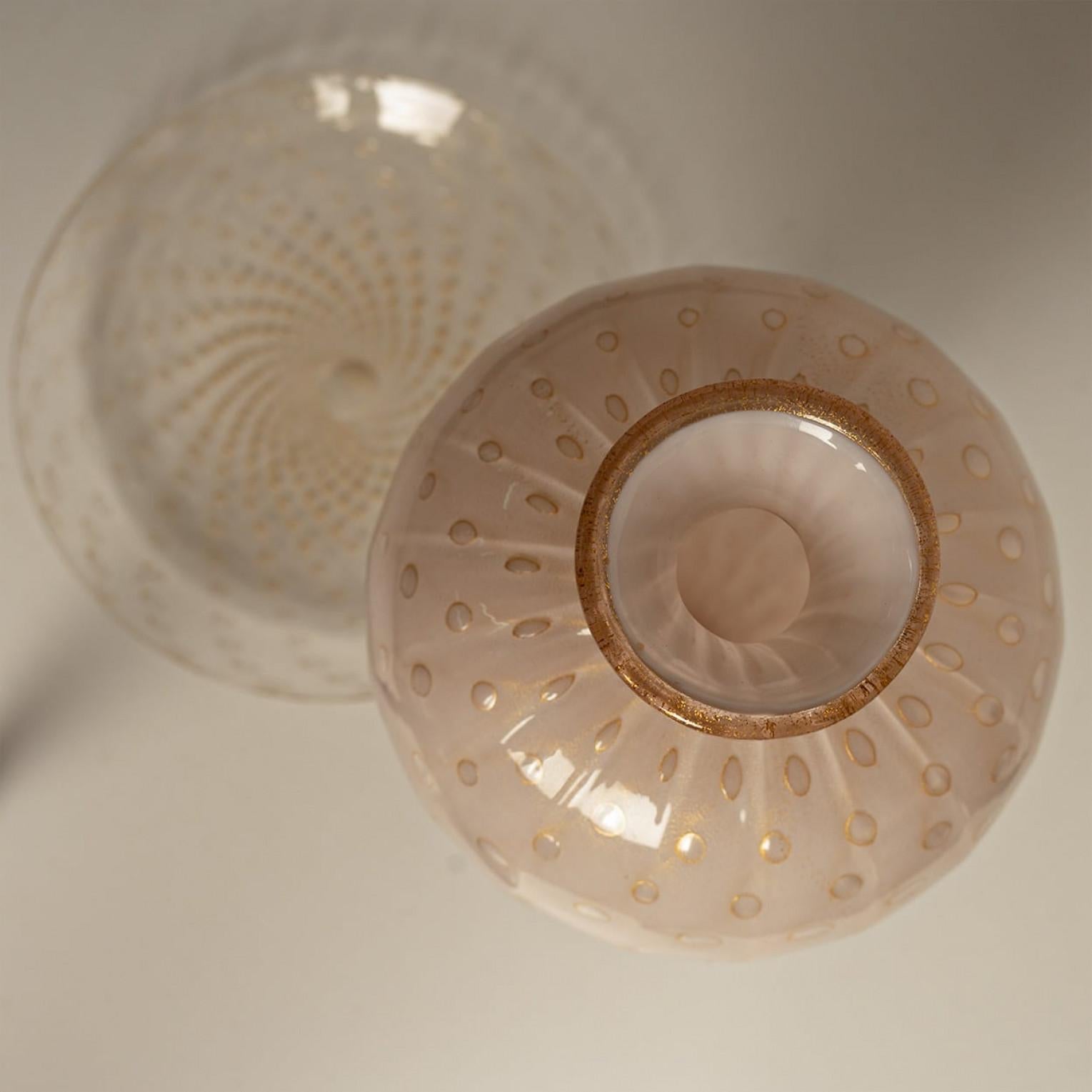 Vaso e piatto grande con piede in rosa cipria sommerso di Murano, Pallottoliere in vendita 2