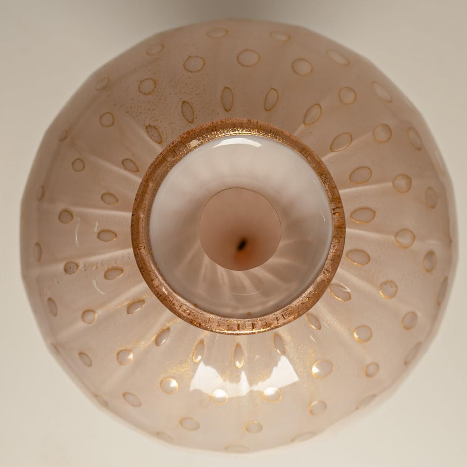 Gran Jarrón y Plato con Pie de Crema Rosa Sumergido-Balloton, Murano en venta 4