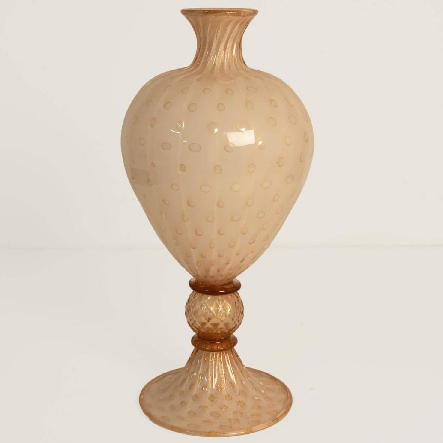 Mid-Century moderno Vaso e piatto grande con piede in rosa cipria sommerso di Murano, Pallottoliere in vendita