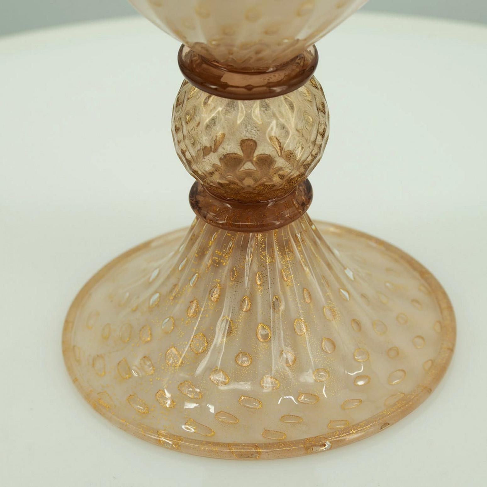 Italiano Vaso e piatto grande con piede in rosa cipria sommerso di Murano, Pallottoliere in vendita