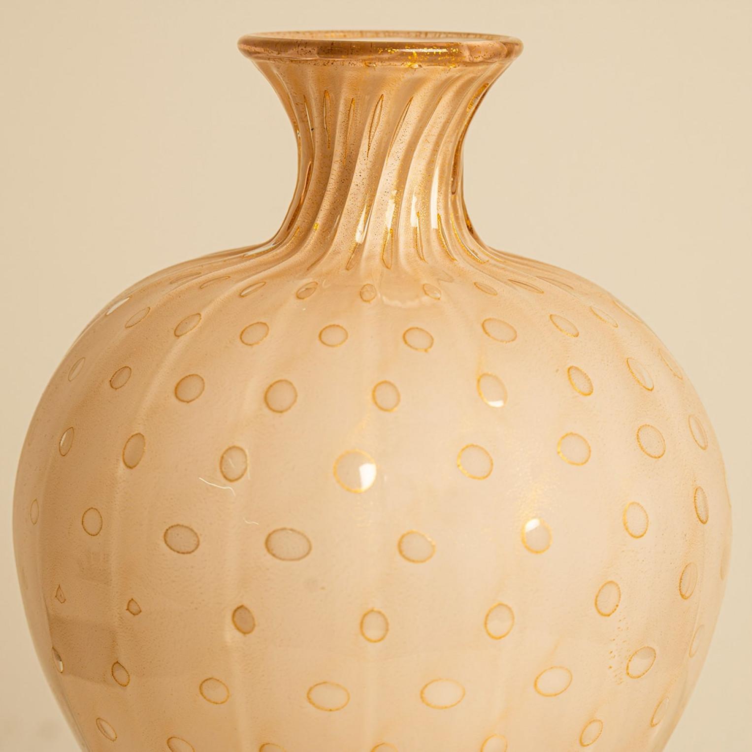 Gran Jarrón y Plato con Pie de Crema Rosa Sumergido-Balloton, Murano Italiano en venta