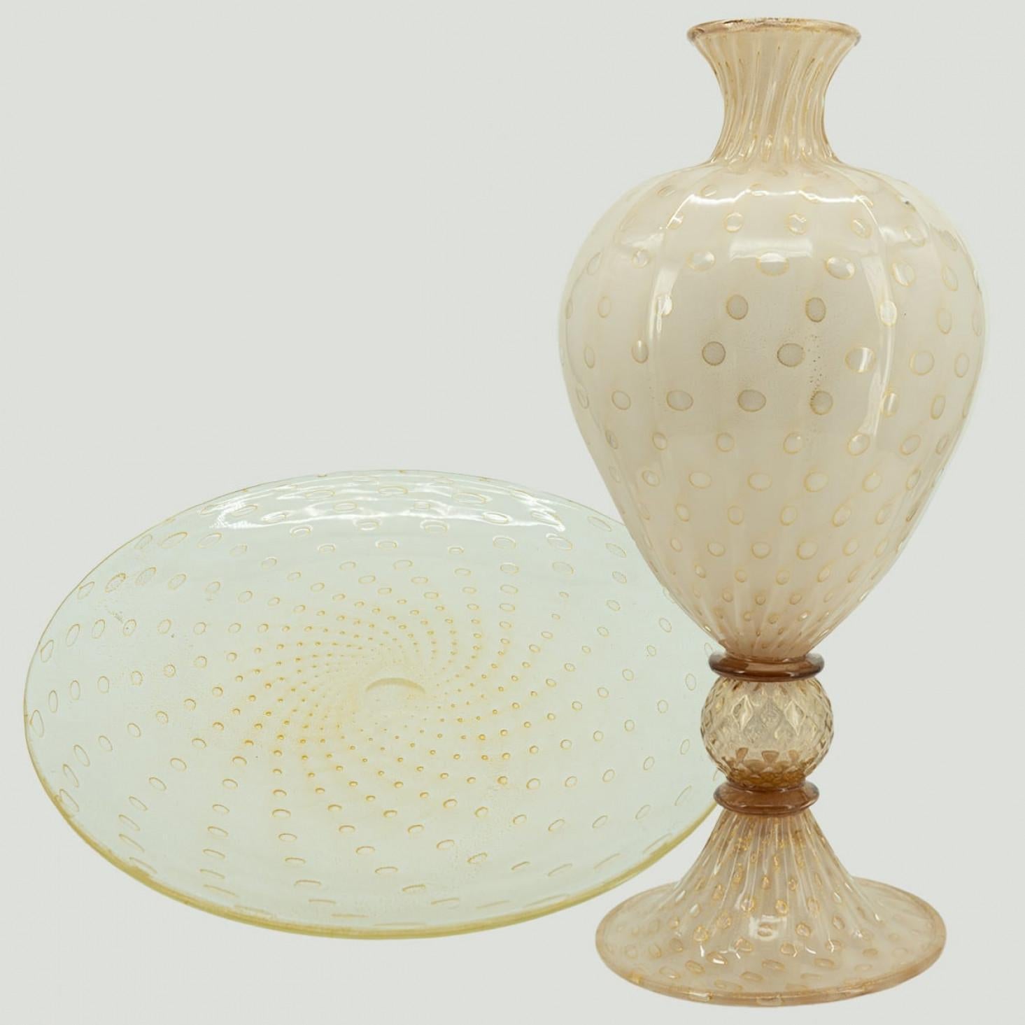 Vetro di Murano Vaso e piatto grande con piede in rosa cipria sommerso di Murano, Pallottoliere in vendita