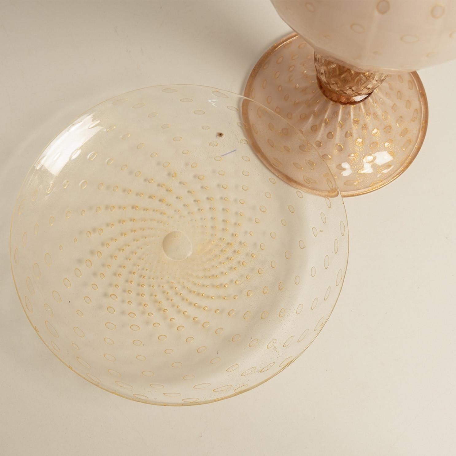 Vaso e piatto grande con piede in rosa cipria sommerso di Murano, Pallottoliere in vendita 1