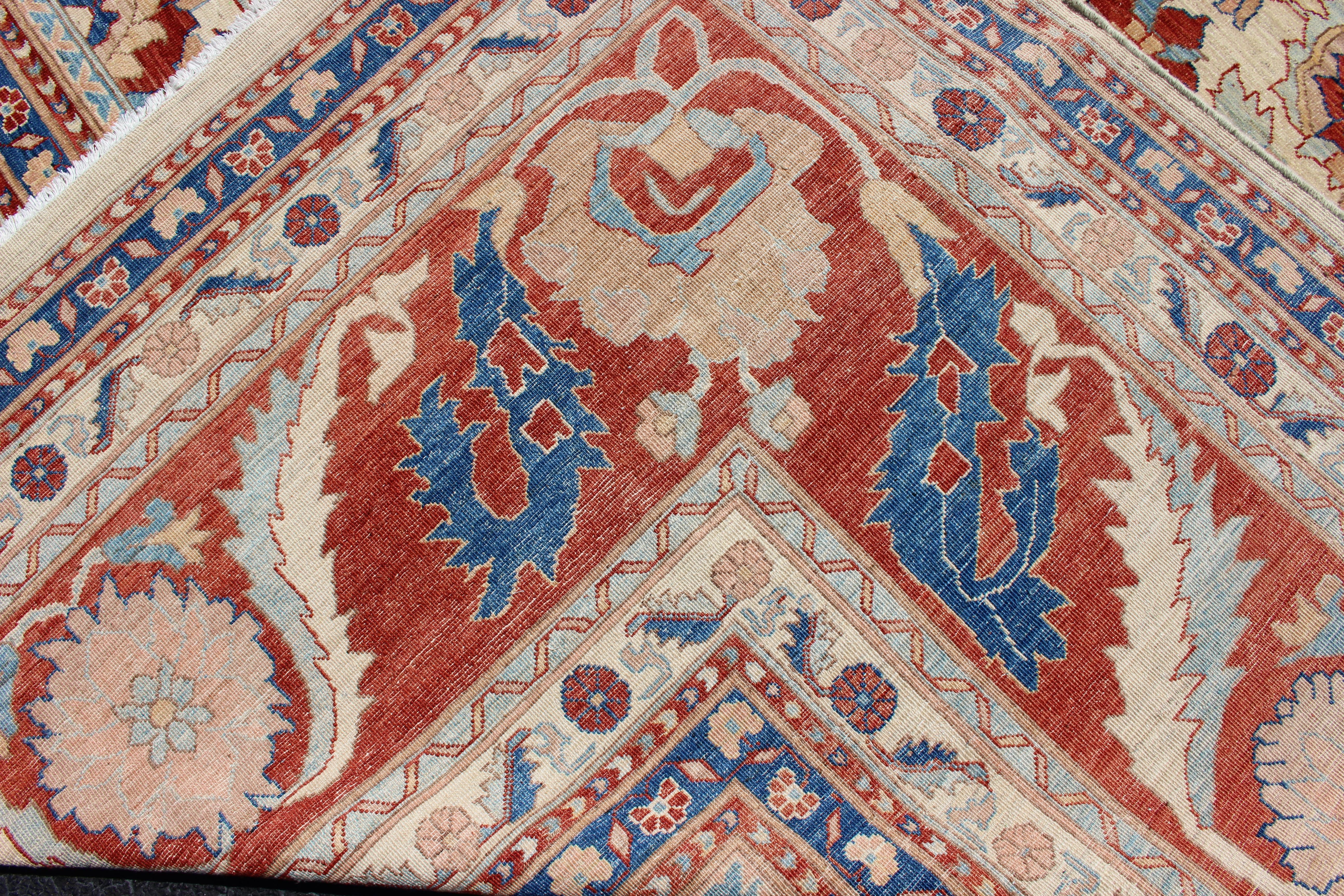 Großer Sultanabad Design-Teppich in Elfenbein mit Himmelblau und Ziegelrot 17'4 x 24'3 im Angebot 5
