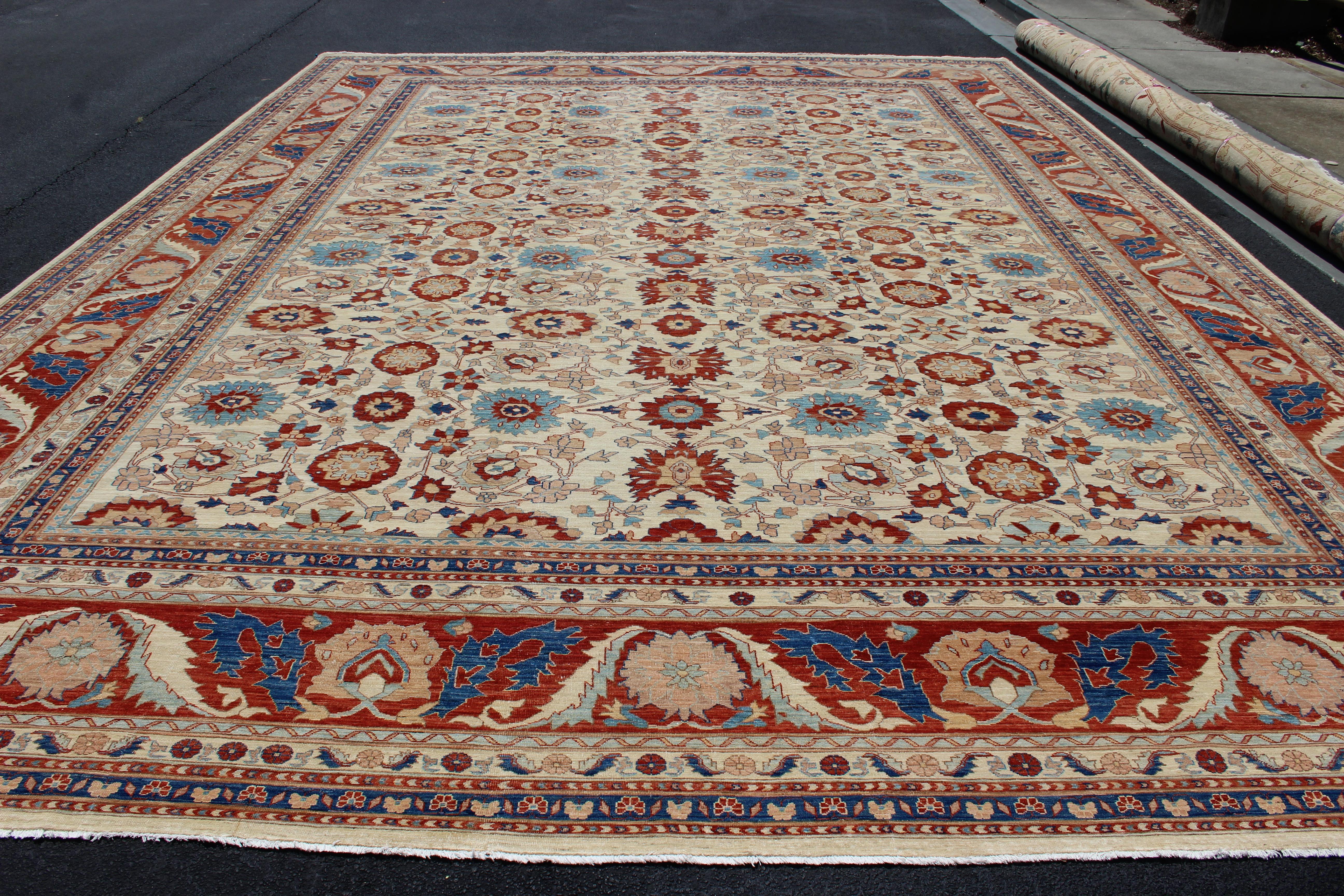 Großer Sultanabad Design-Teppich in Elfenbein mit Himmelblau und Ziegelrot 17'4 x 24'3 im Angebot 8